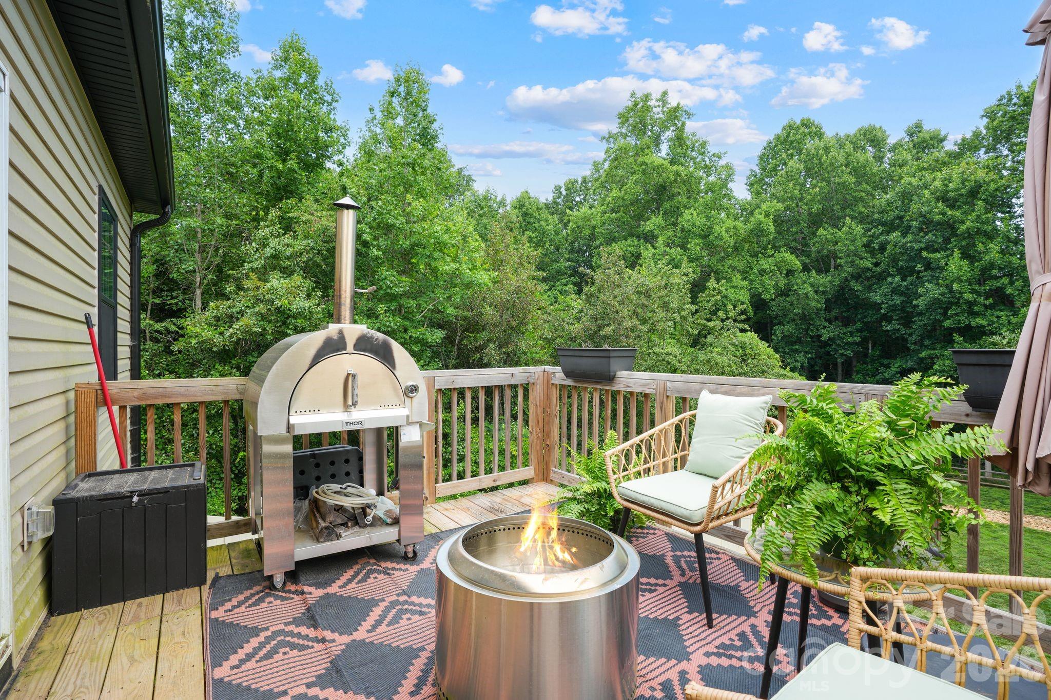 544 30th Avenue NW — Hickory