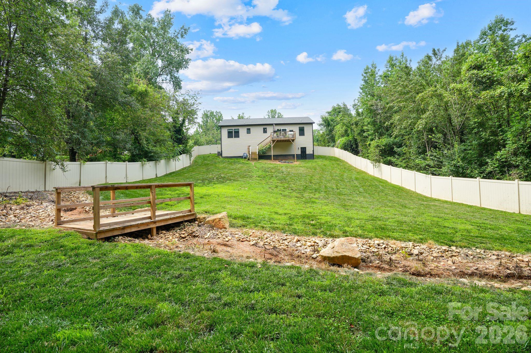 544 30th Avenue NW — Hickory