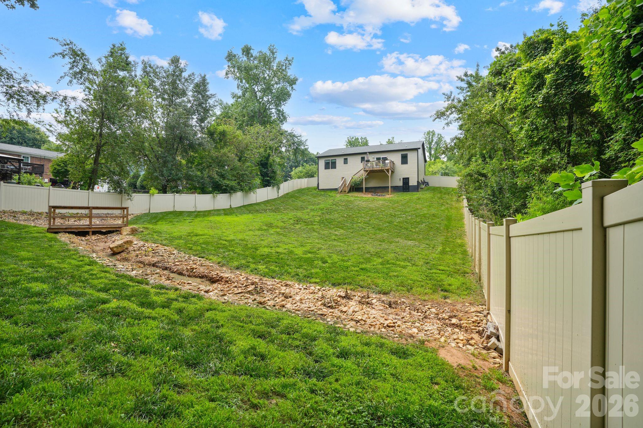 544 30th Avenue NW — Hickory