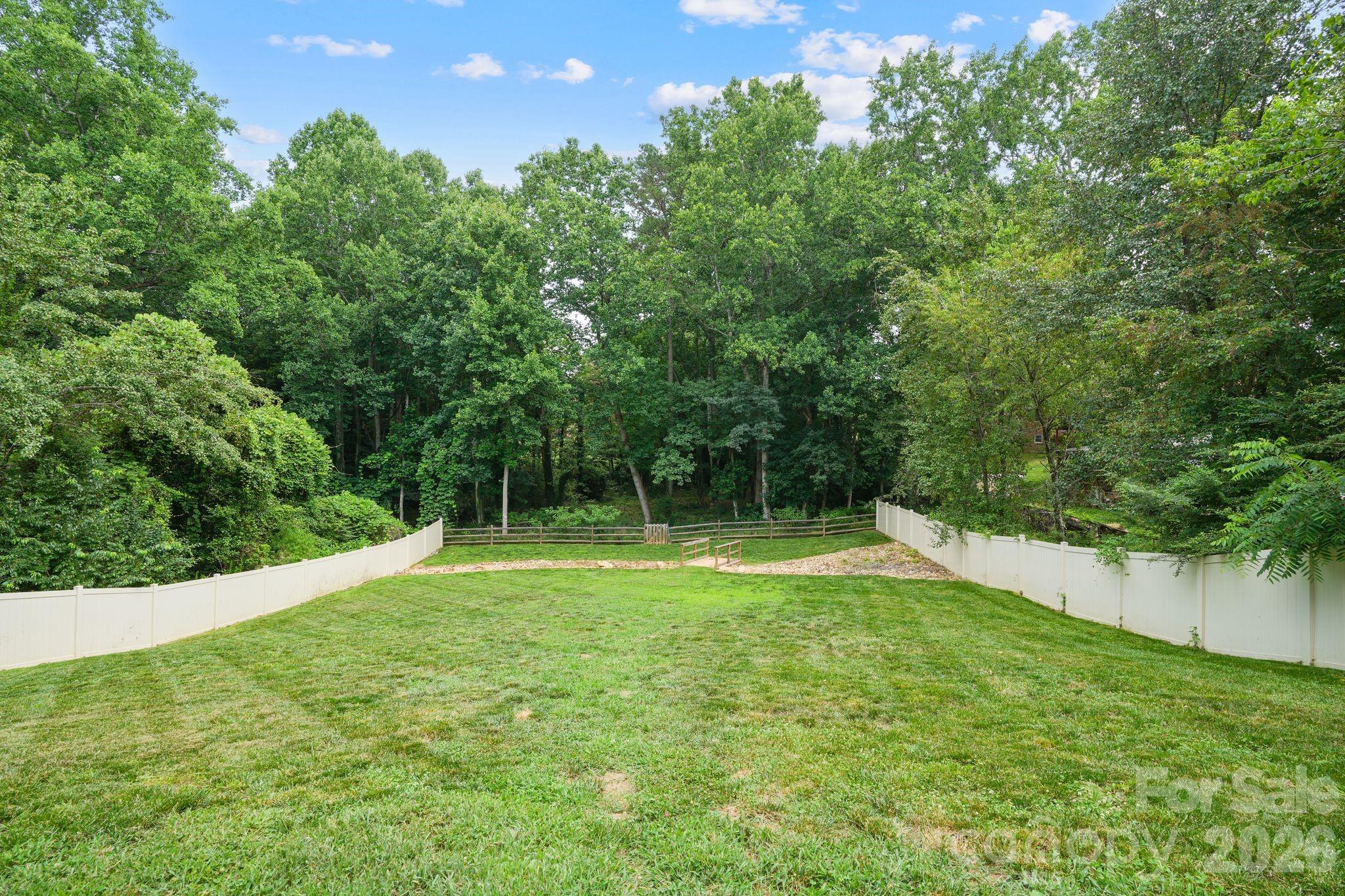 544 30th Avenue NW — Hickory