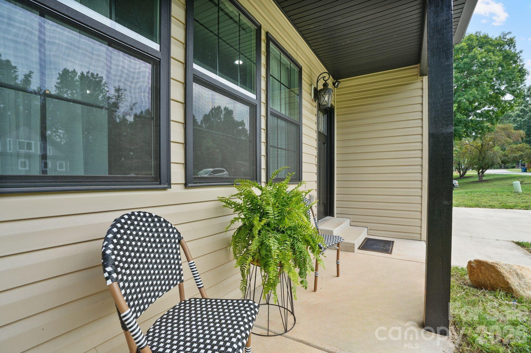 544 30th Avenue NW — Hickory
