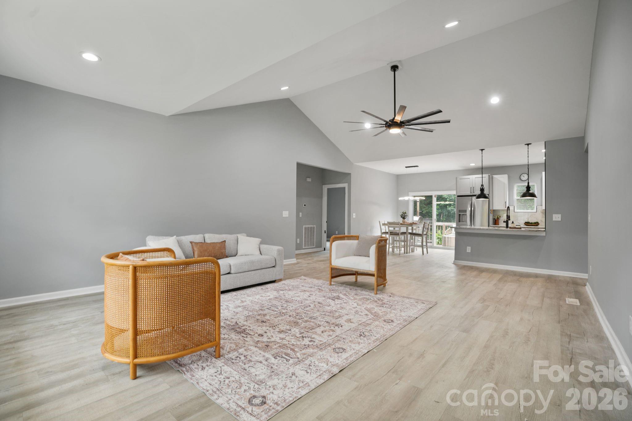 544 30th Avenue NW — Hickory
