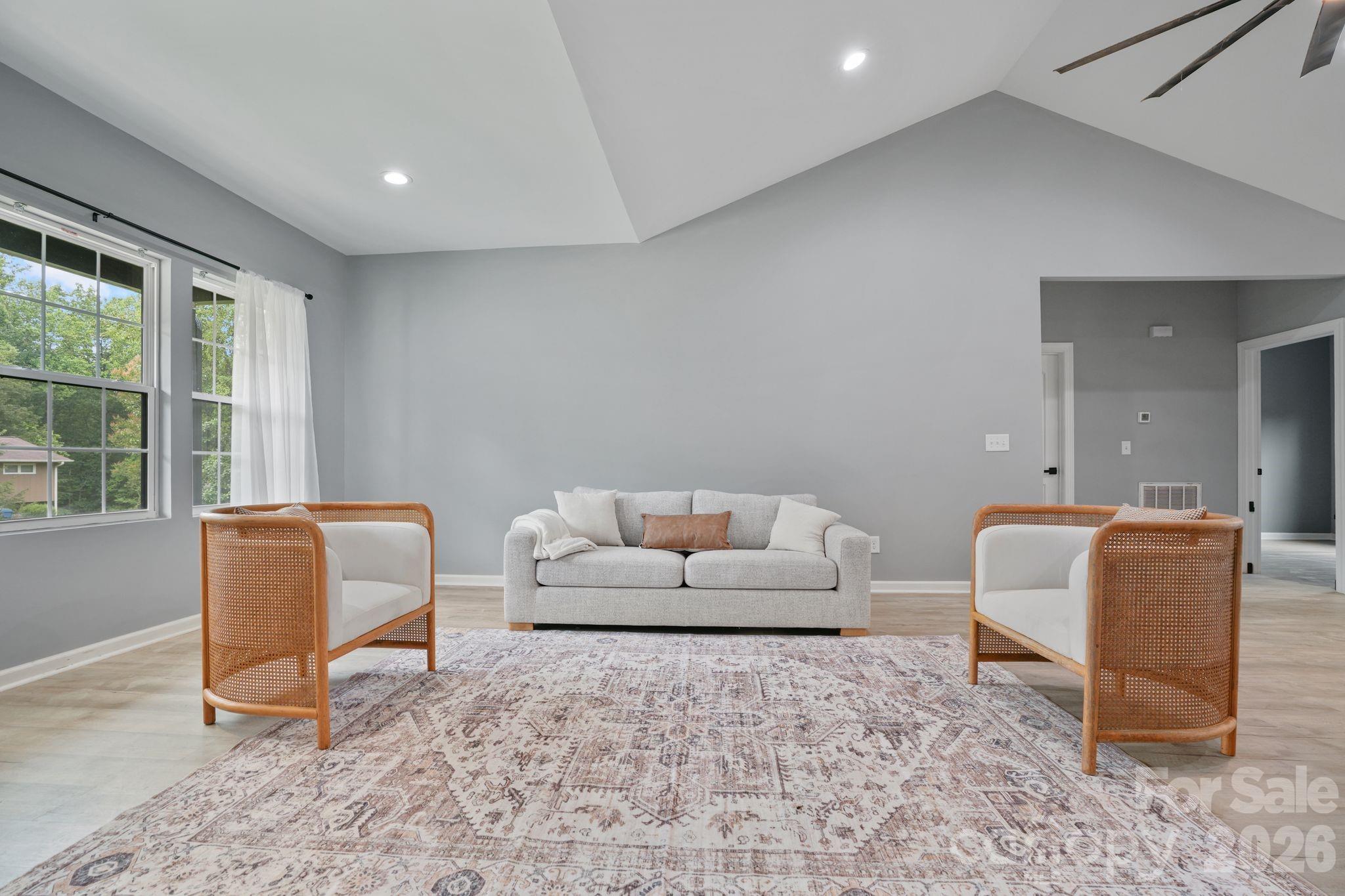 544 30th Avenue NW — Hickory