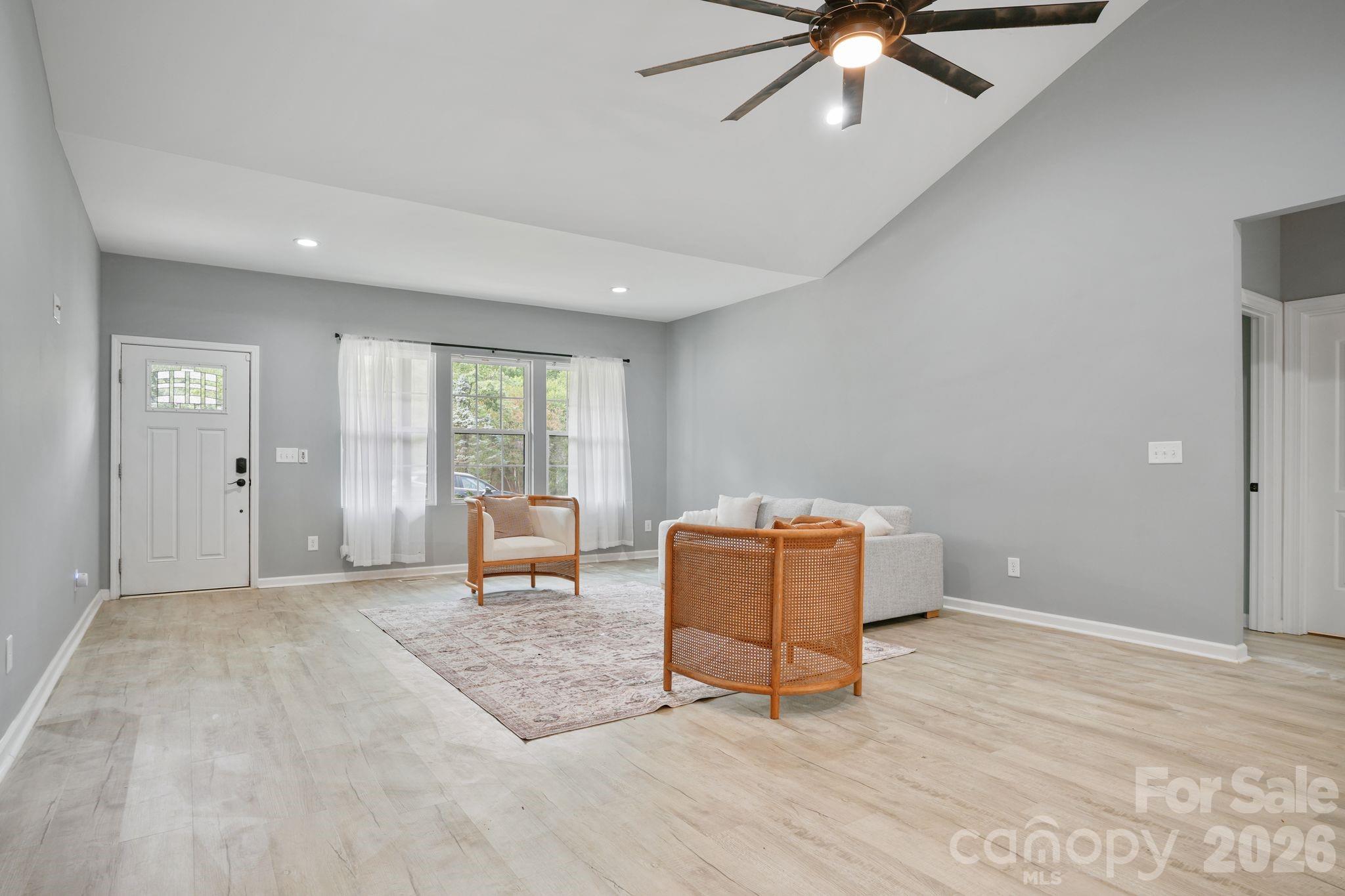 544 30th Avenue NW — Hickory
