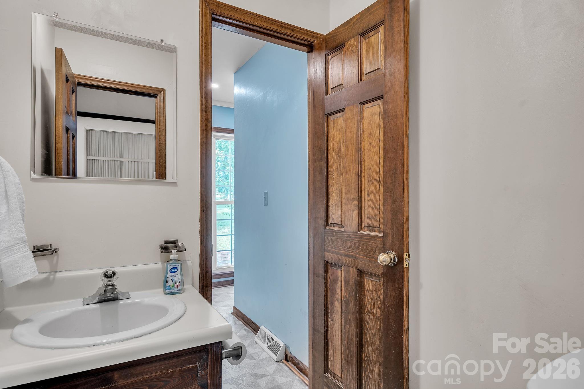 412 Smith Road — Landrum