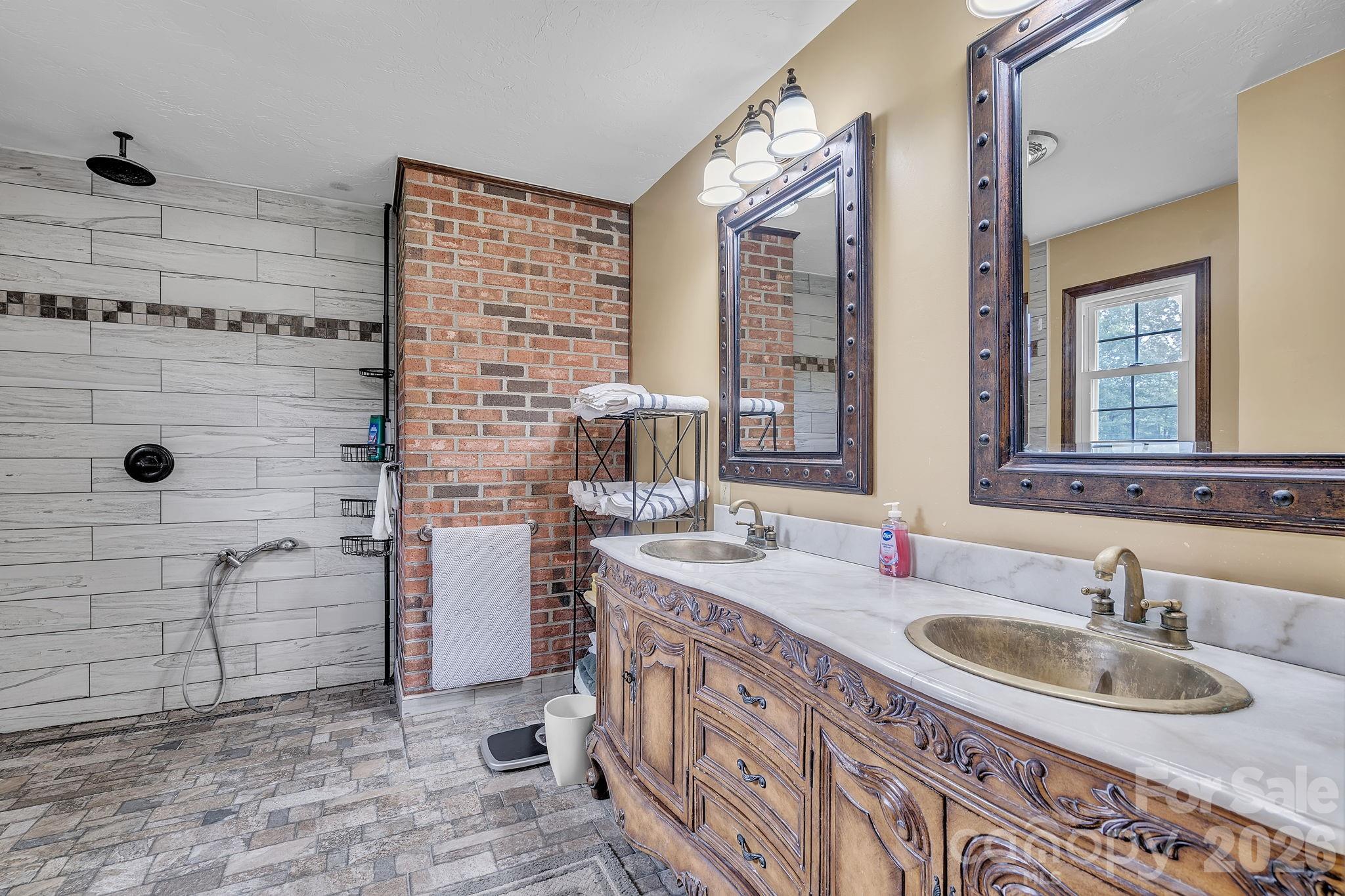 412 Smith Road — Landrum