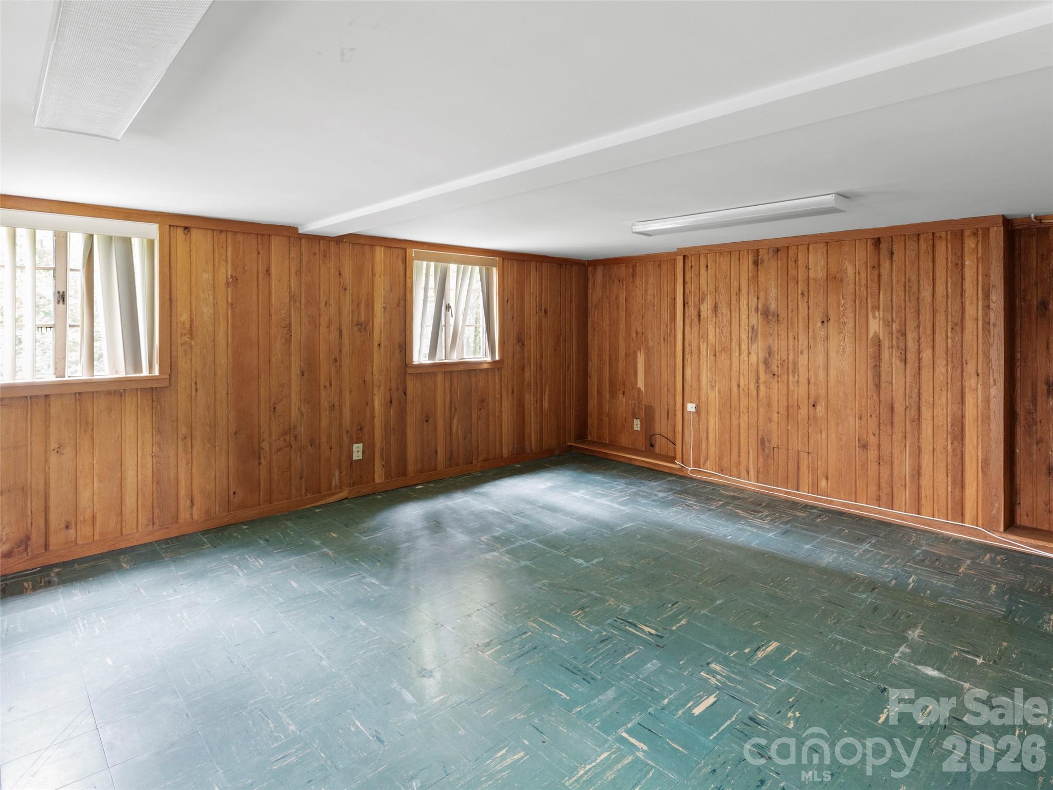 5 Normandy Road — Asheville