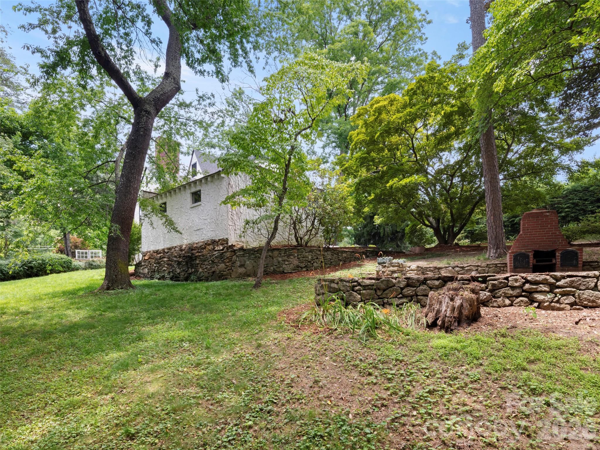 5 Normandy Road — Asheville