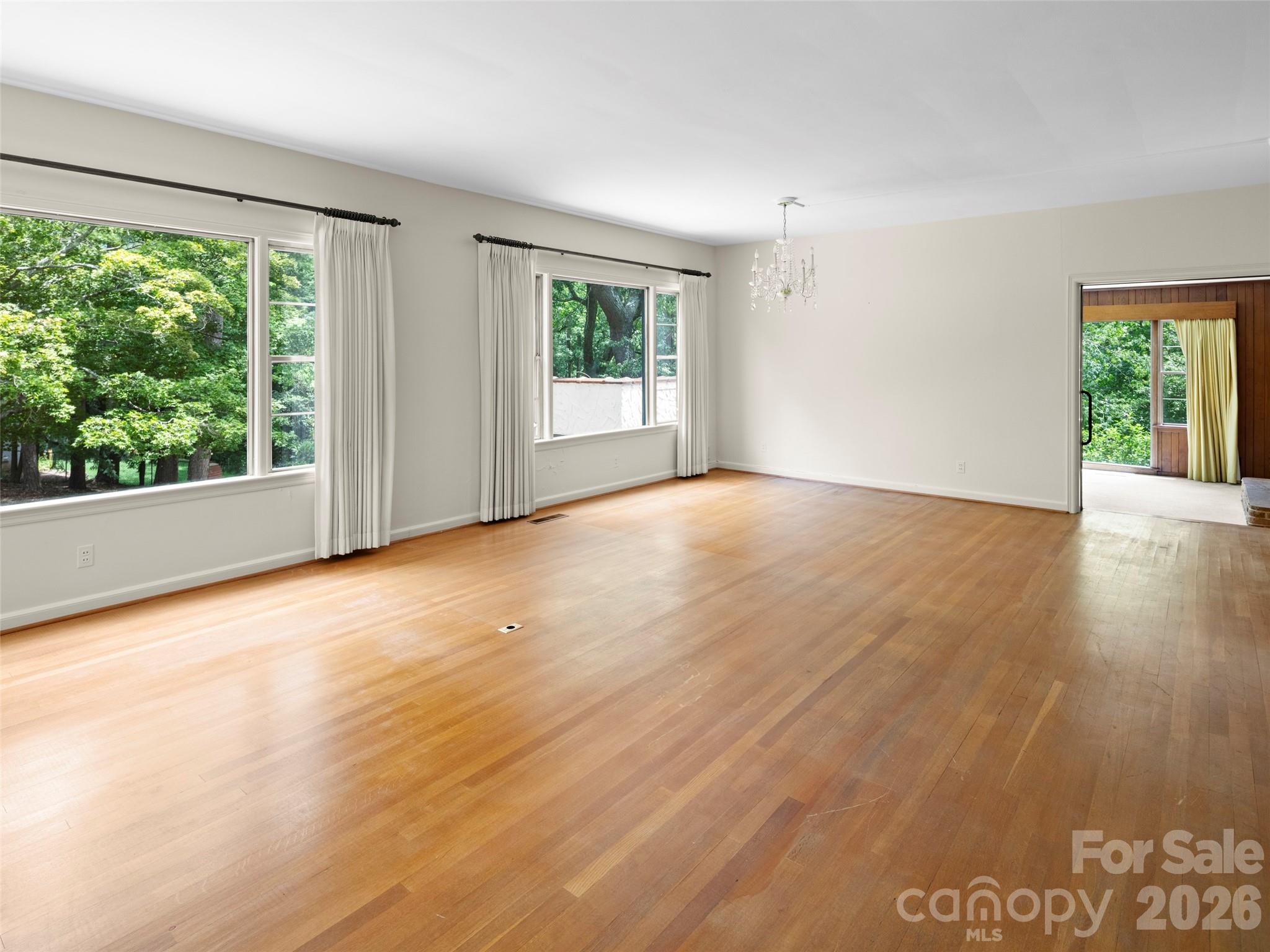 5 Normandy Road — Asheville