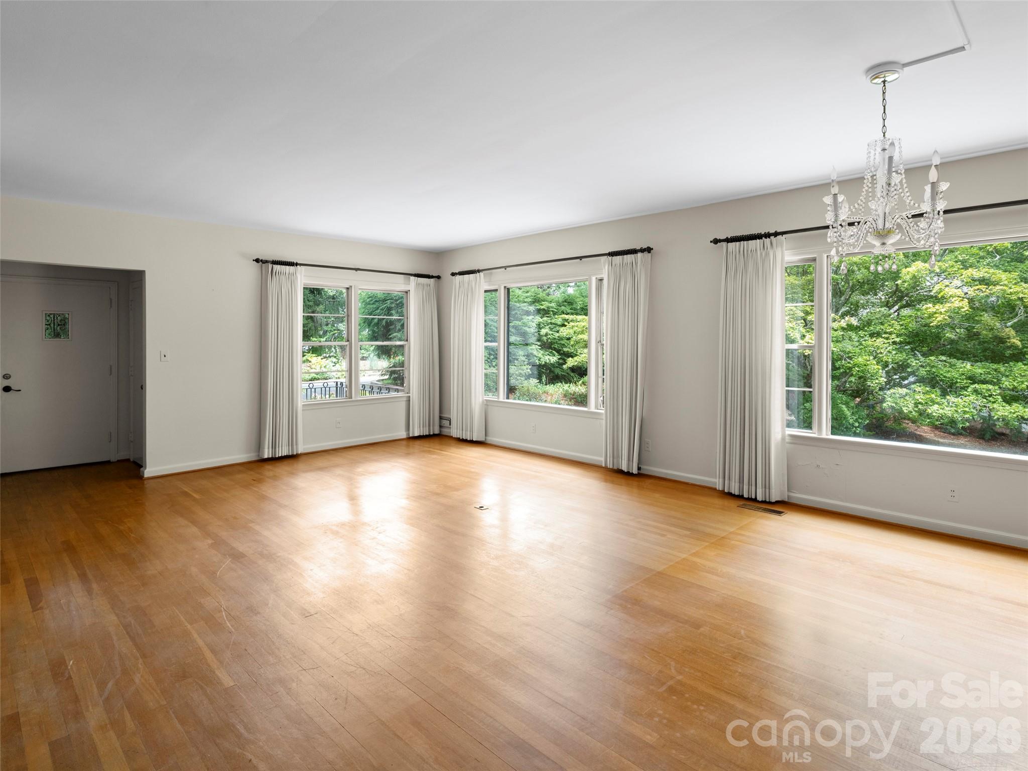 5 Normandy Road — Asheville