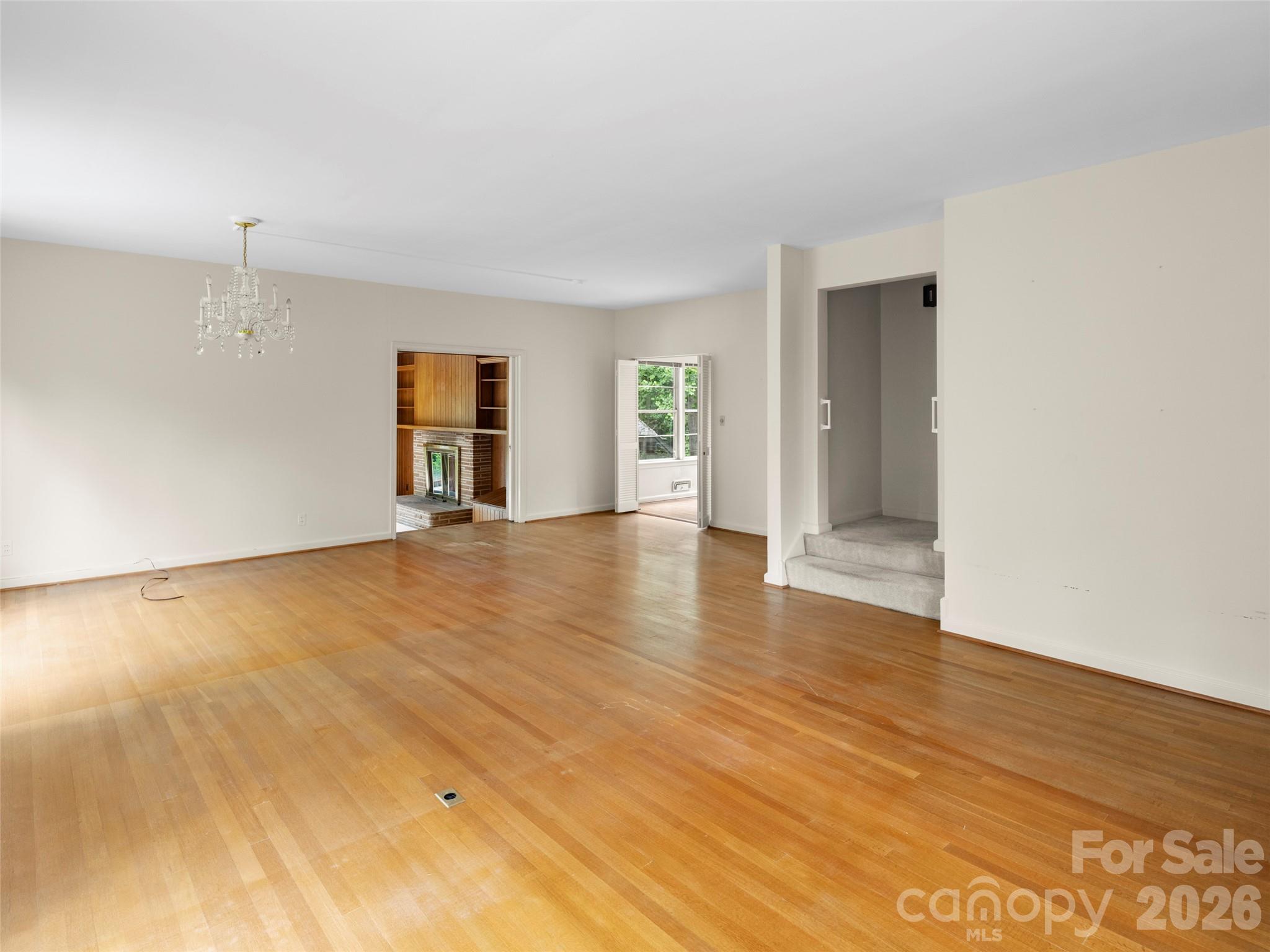 5 Normandy Road — Asheville