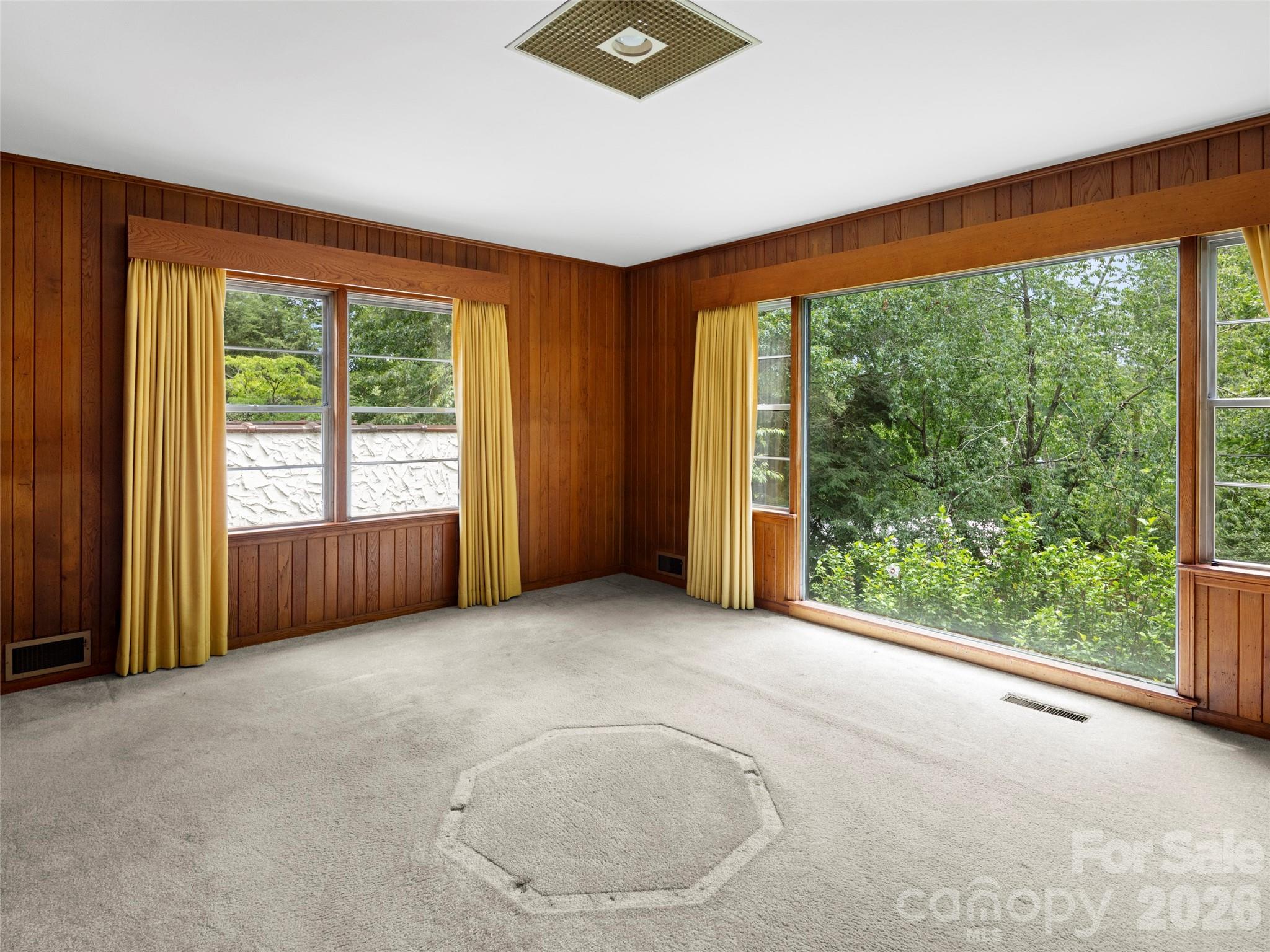 5 Normandy Road — Asheville