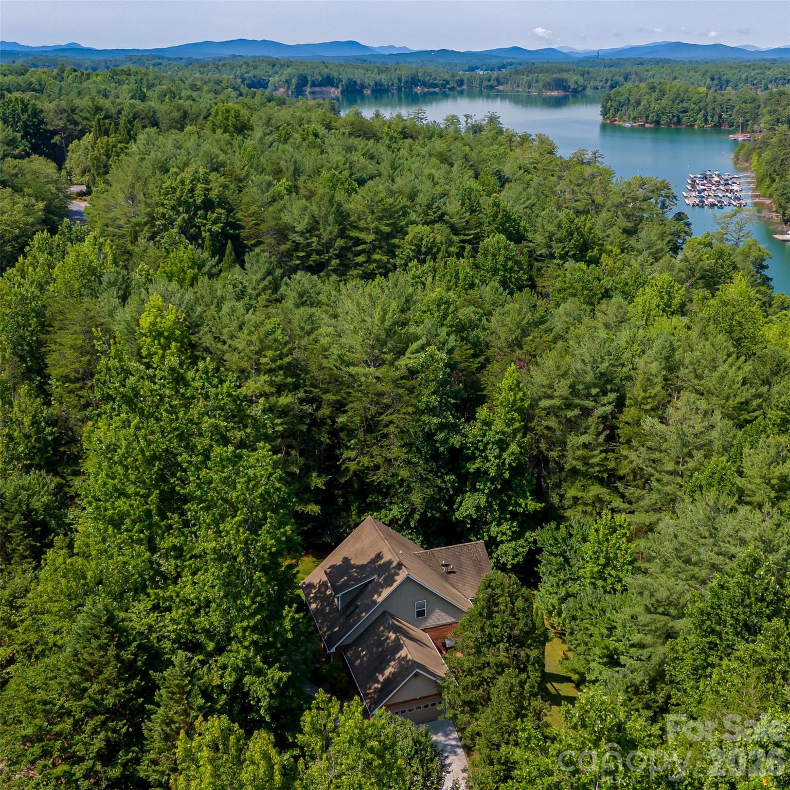 1518 Southpointe Drive — Morganton