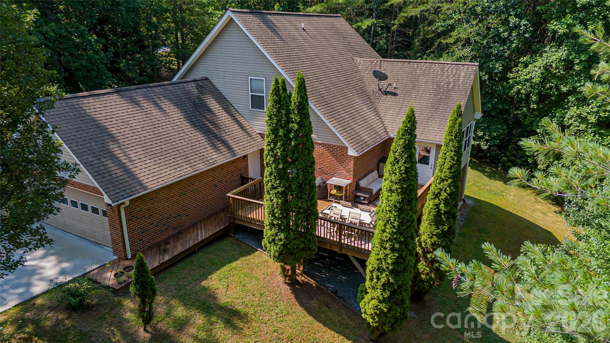 1518 Southpointe Drive — Morganton