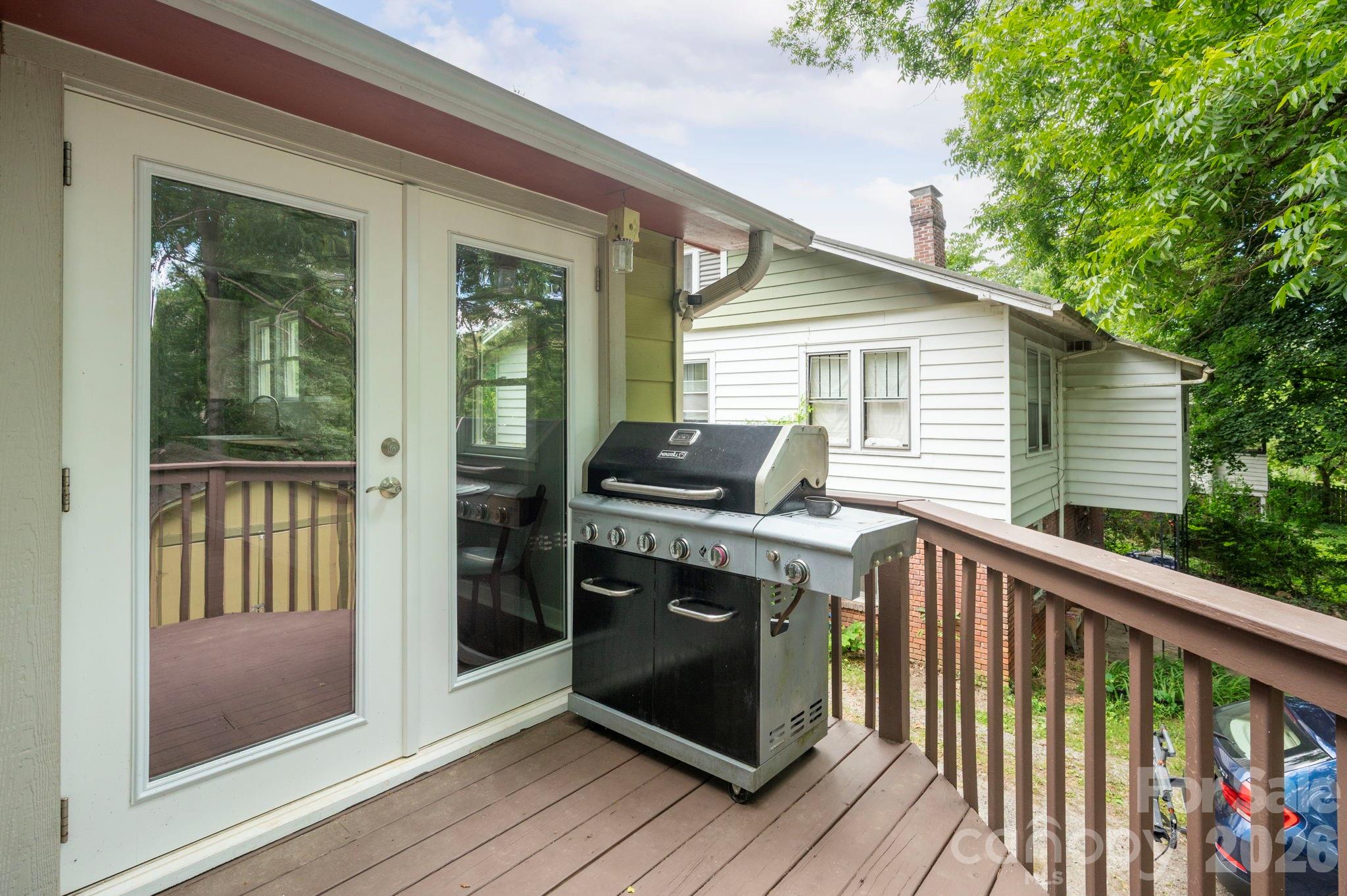 15 Westgate Road — Asheville