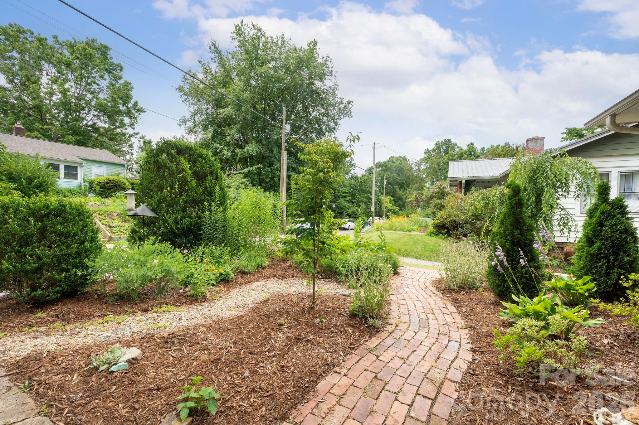 15 Westgate Road — Asheville