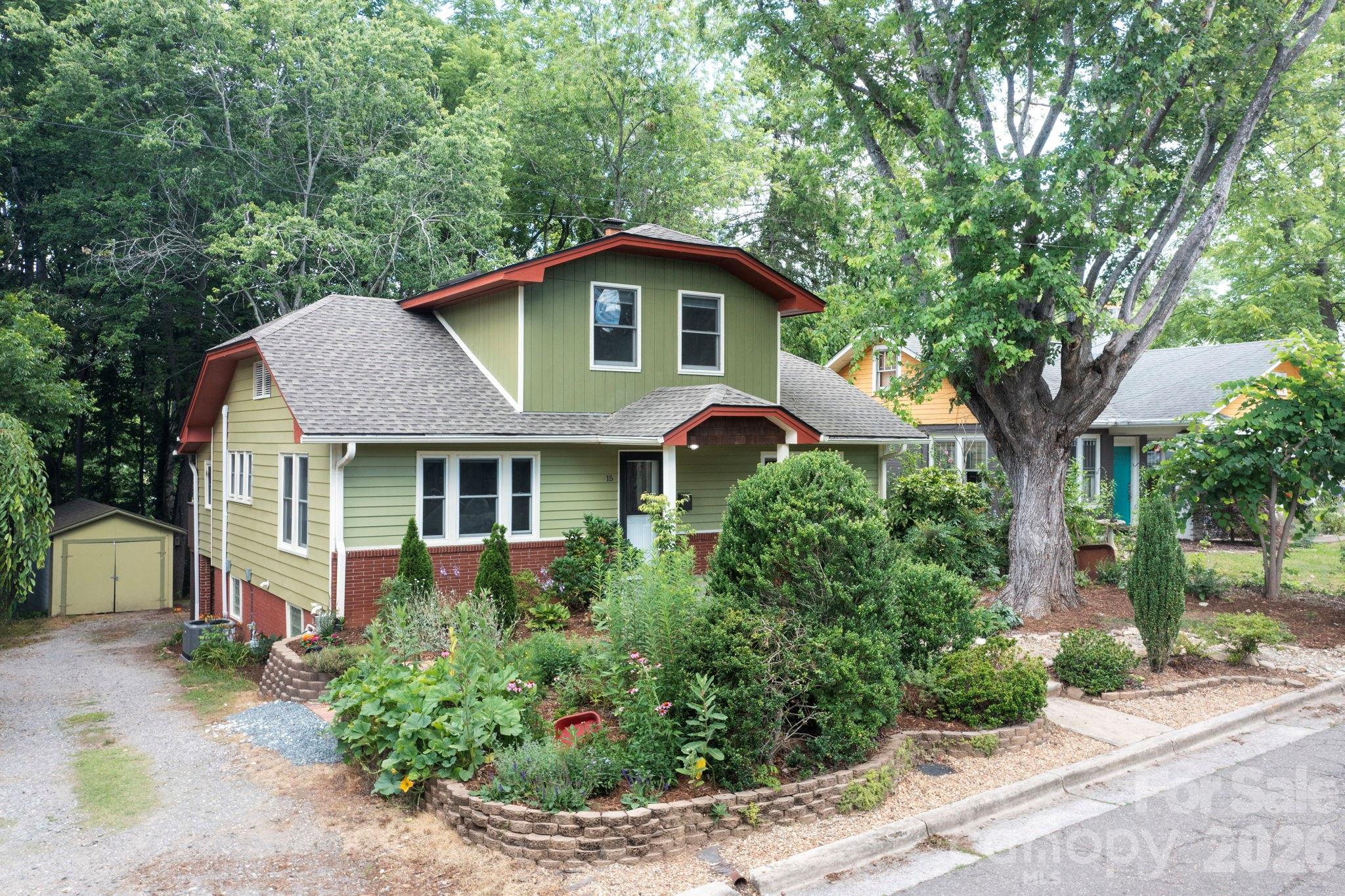 15 Westgate Road — Asheville