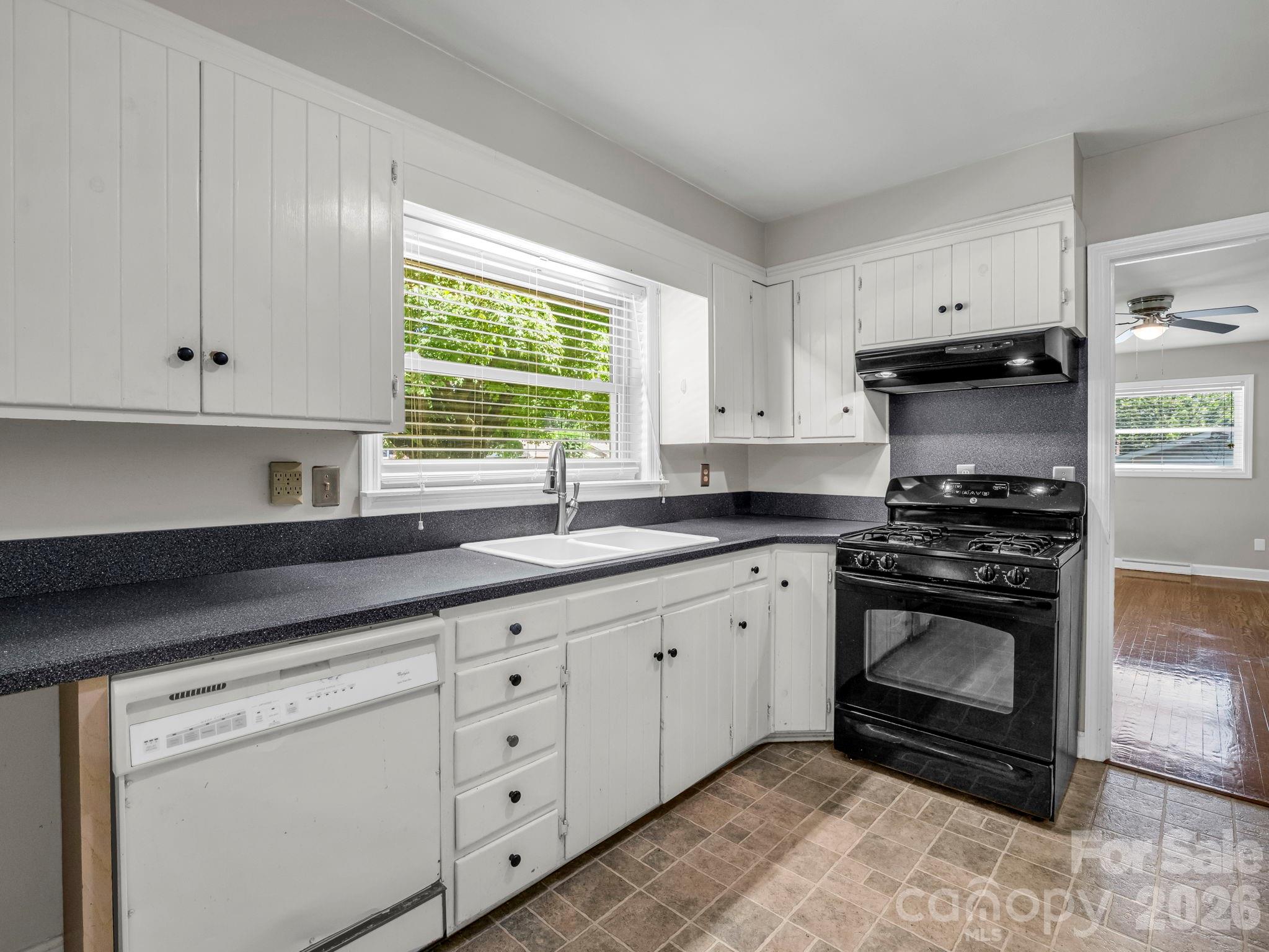 255 Smith Grove Road — Forest City