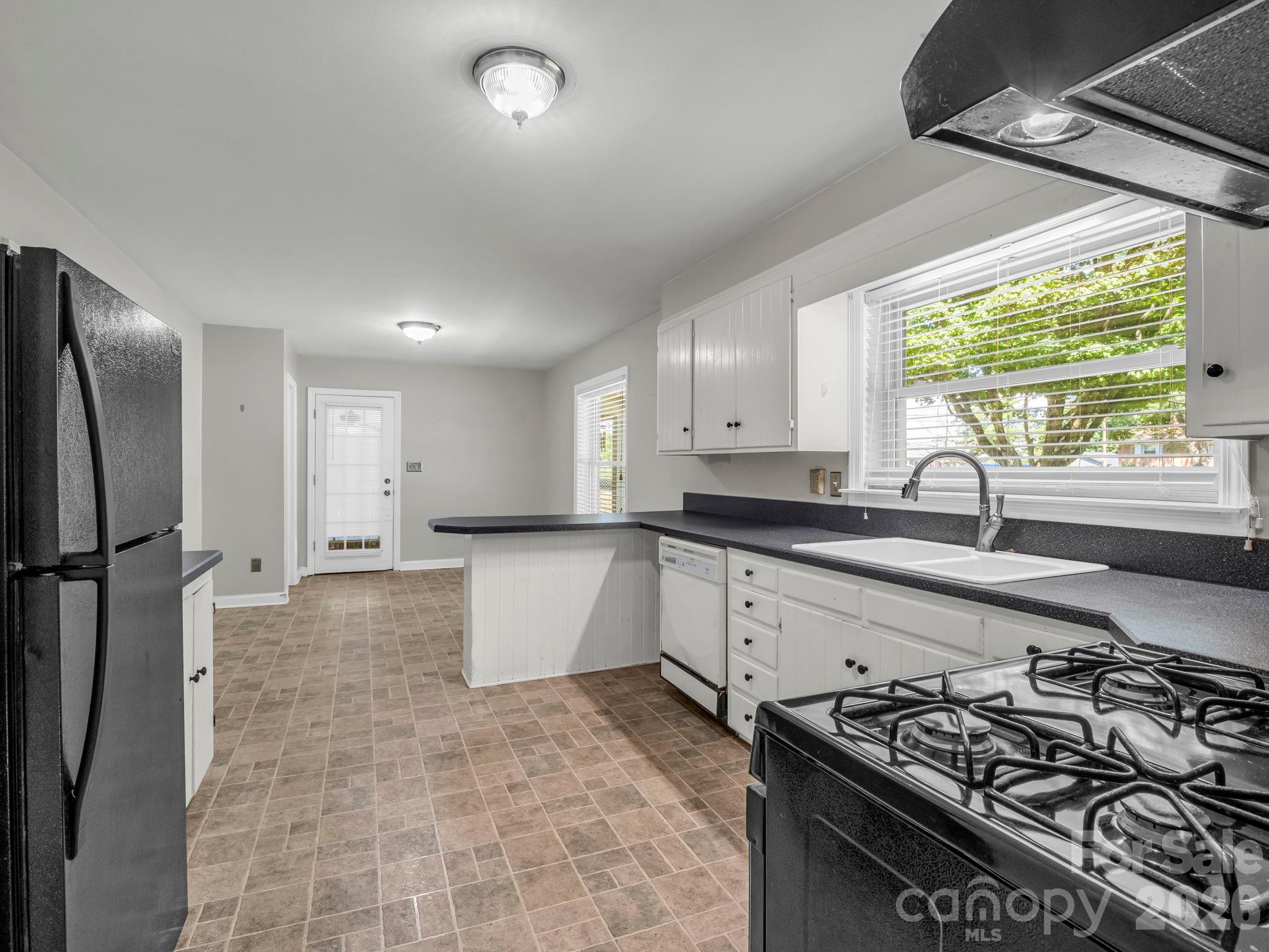 255 Smith Grove Road — Forest City