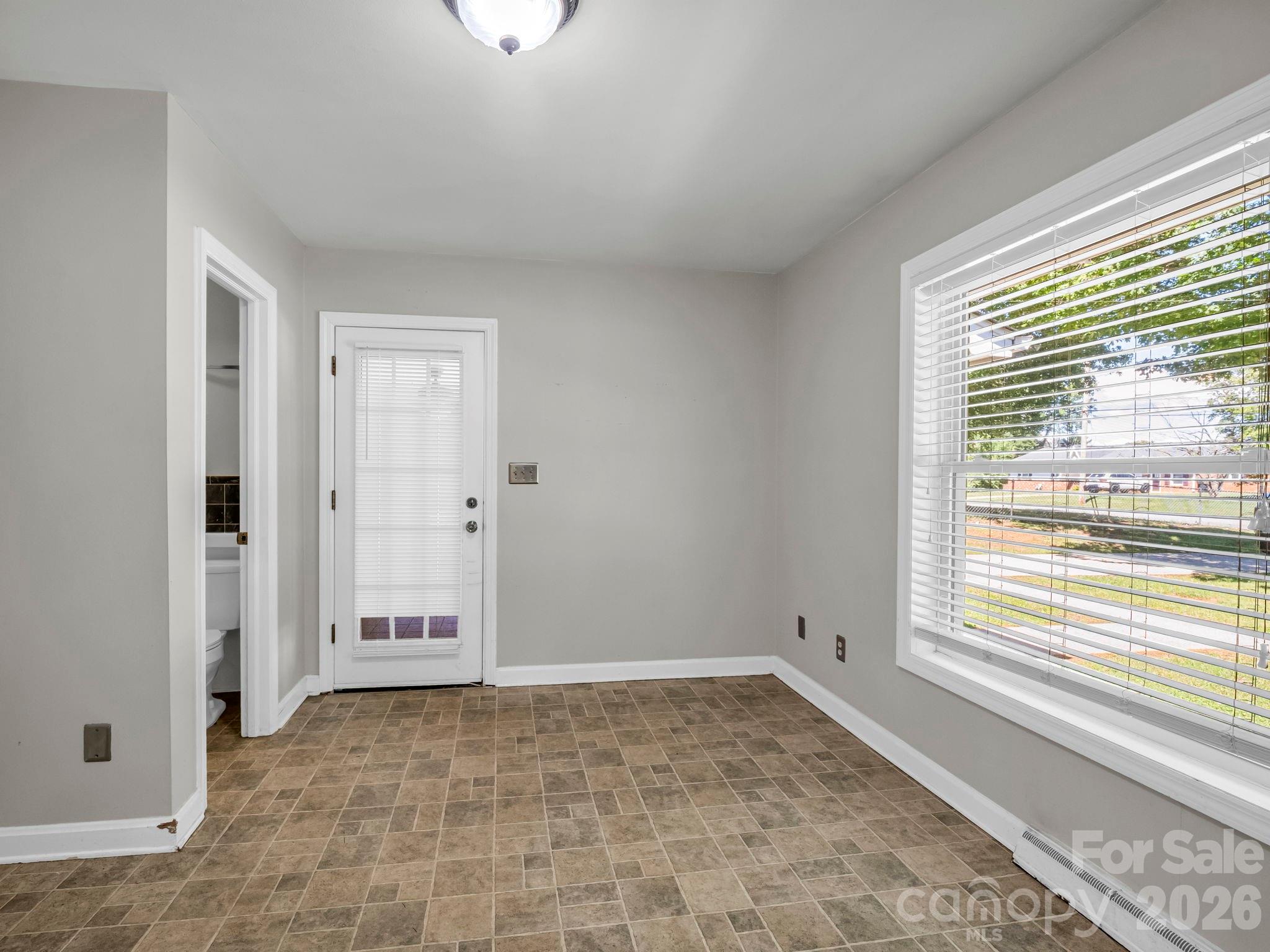 255 Smith Grove Road — Forest City