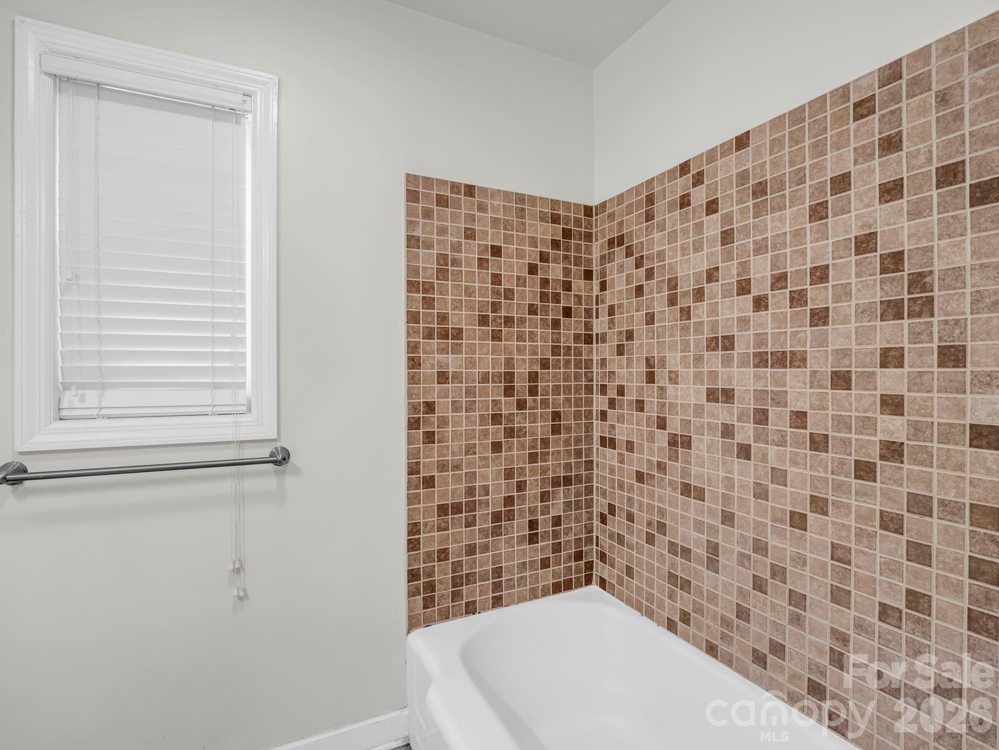 255 Smith Grove Road — Forest City