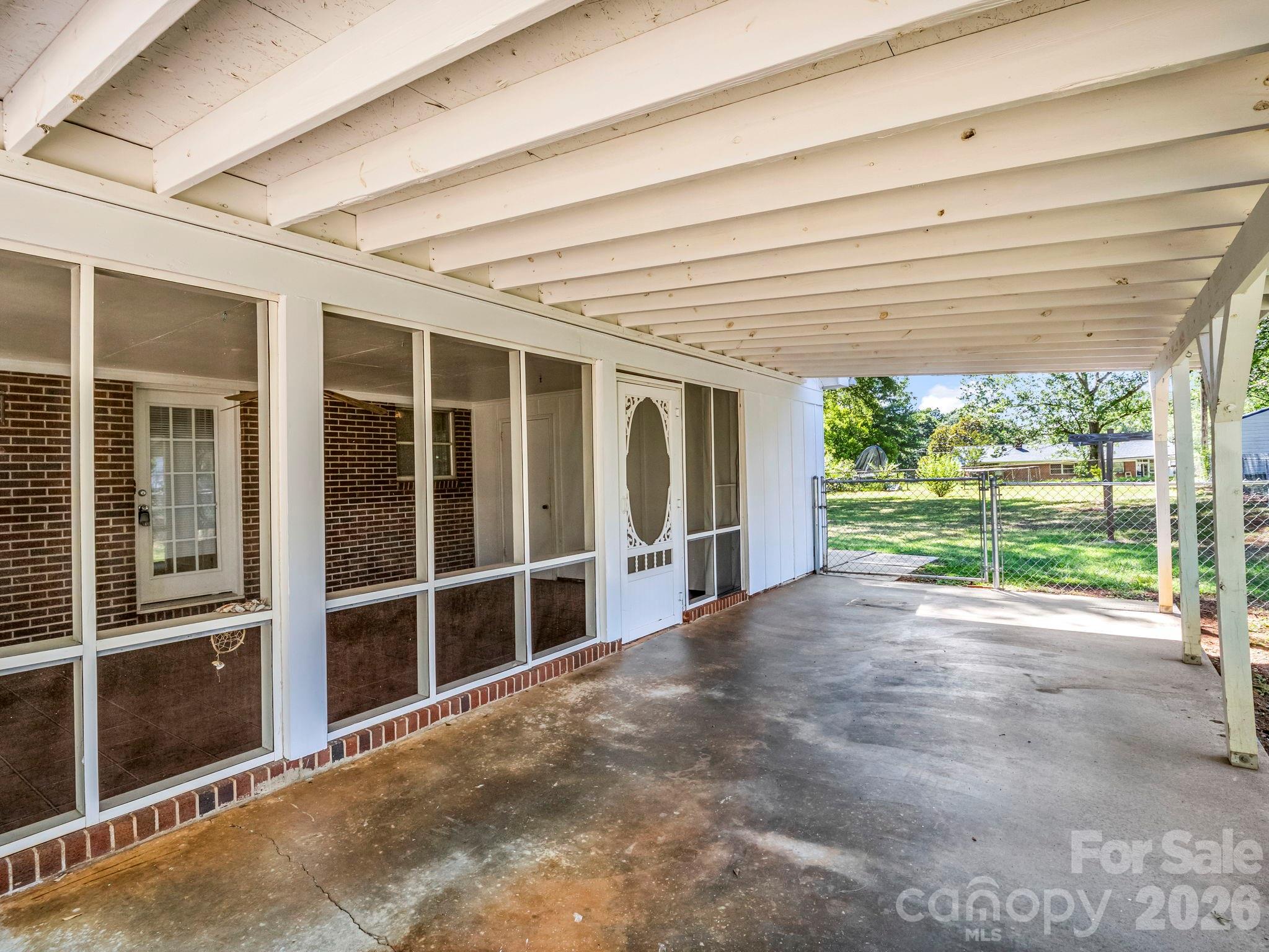255 Smith Grove Road — Forest City