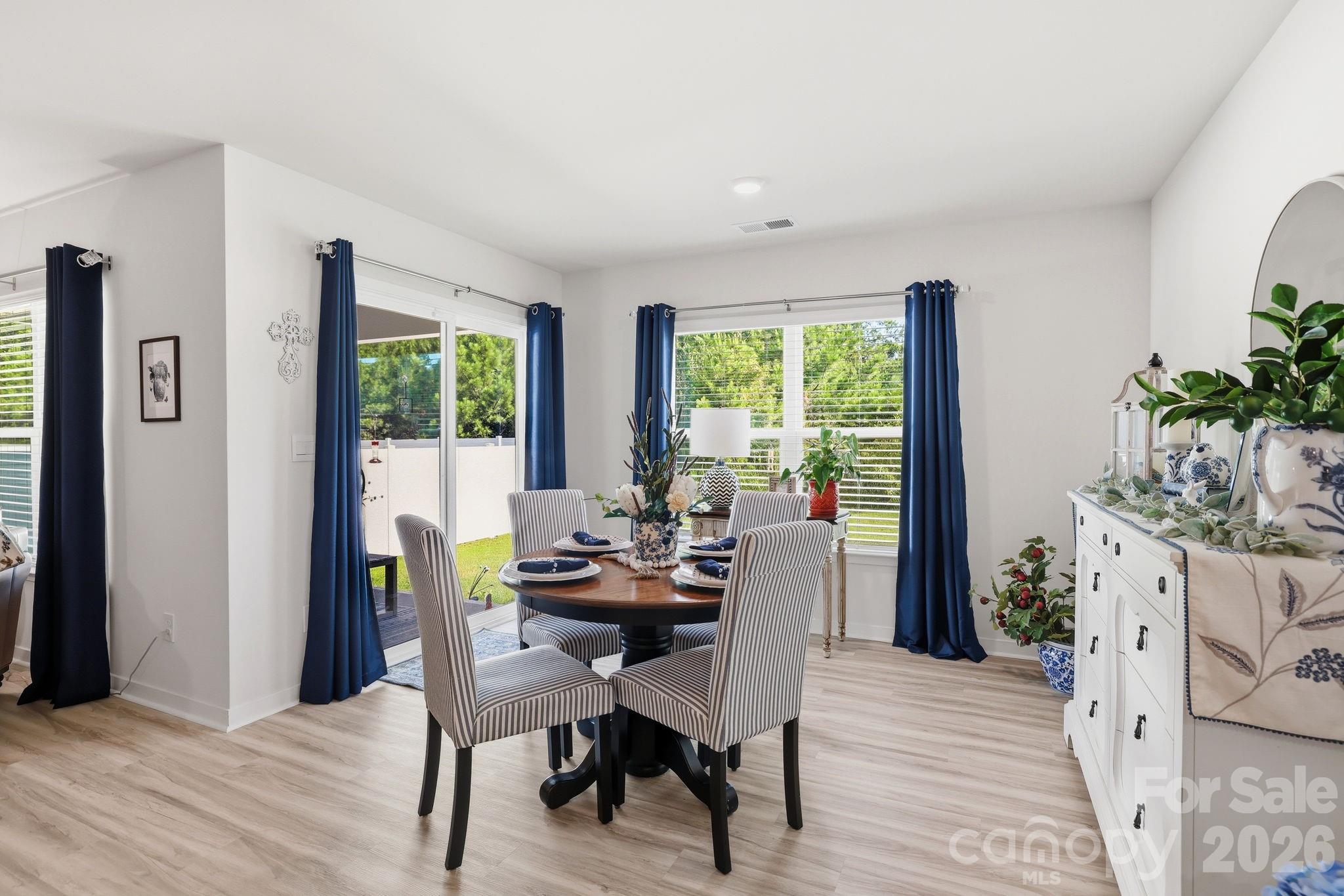 585 N Sparkleberry Street — Chester