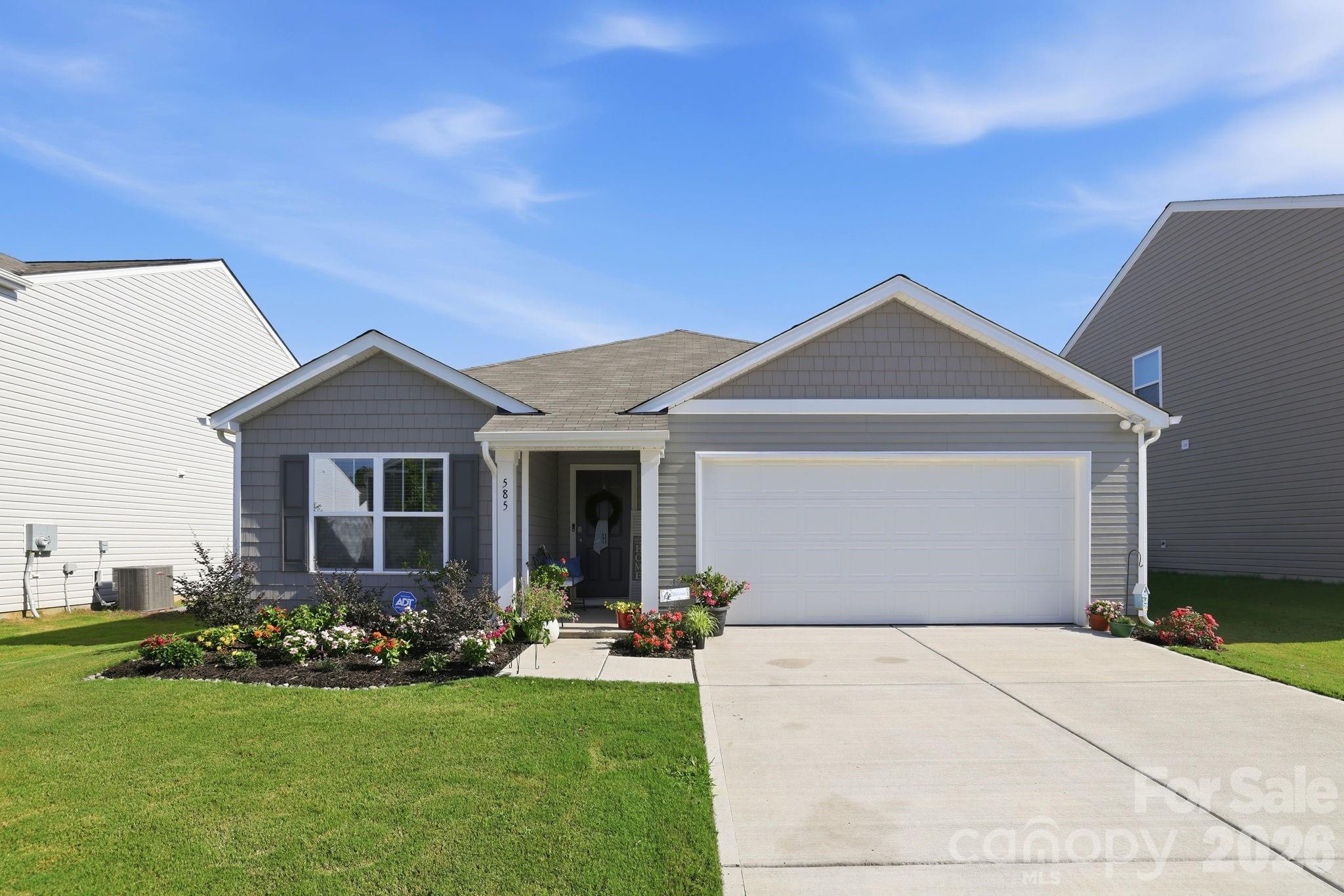 585 N Sparkleberry Street — Chester