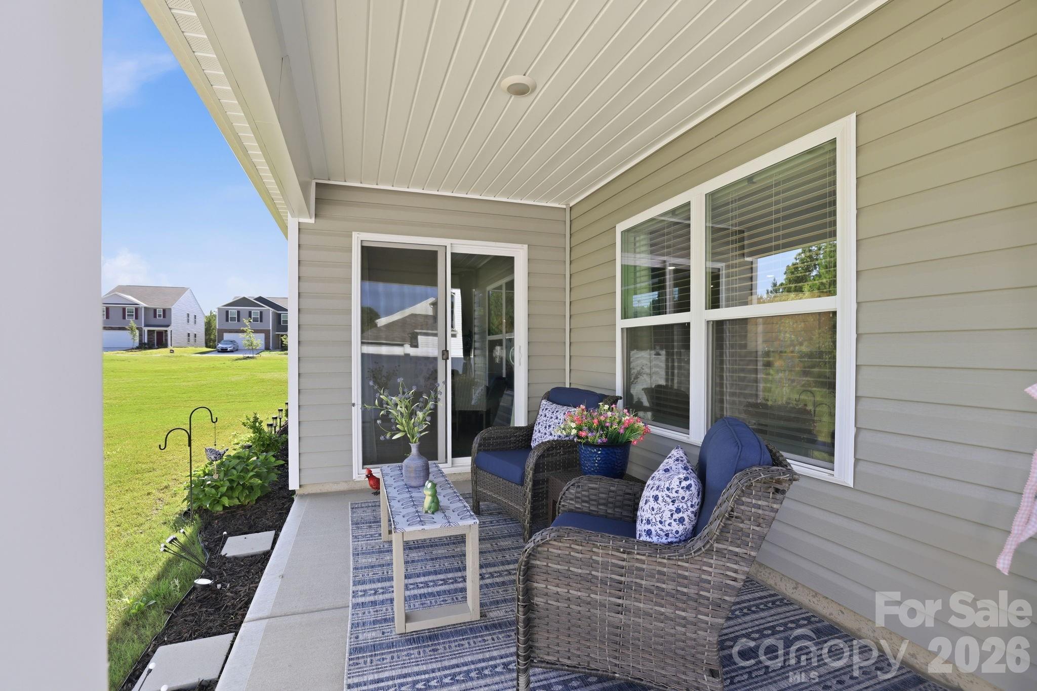 585 N Sparkleberry Street — Chester