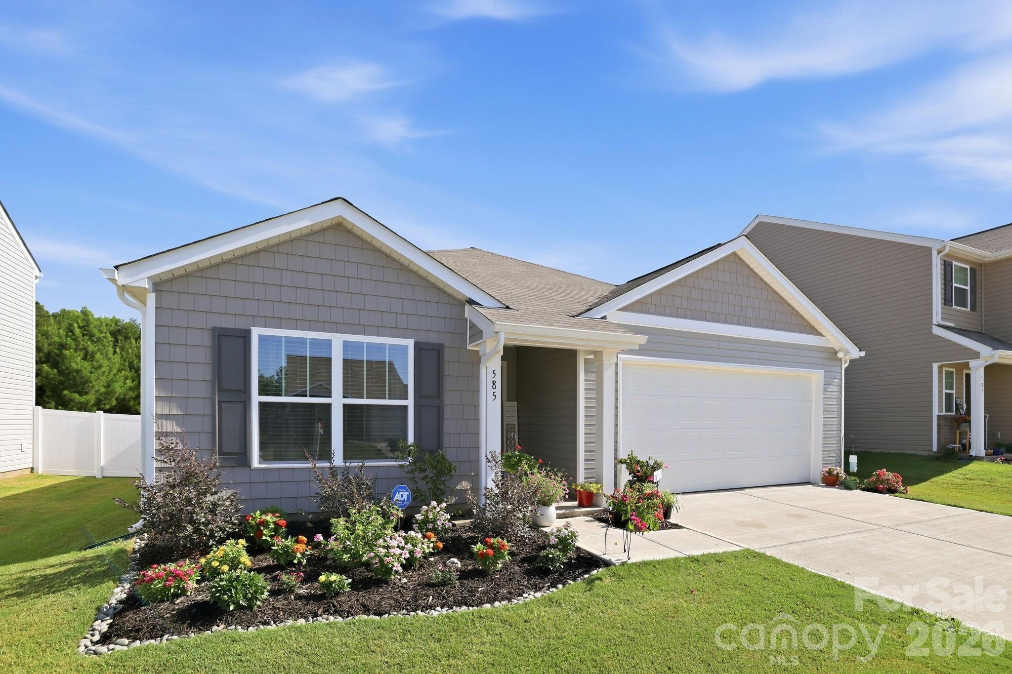 585 N Sparkleberry Street — Chester