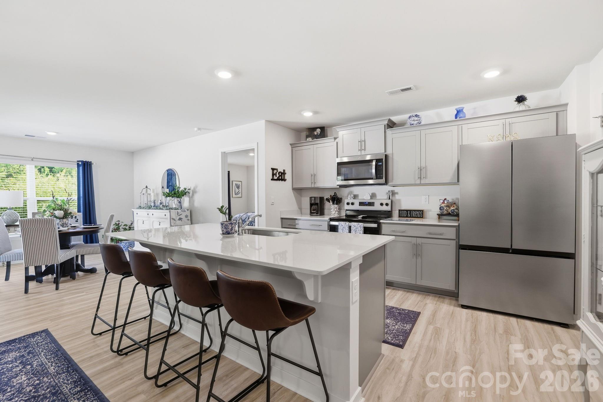 585 N Sparkleberry Street — Chester