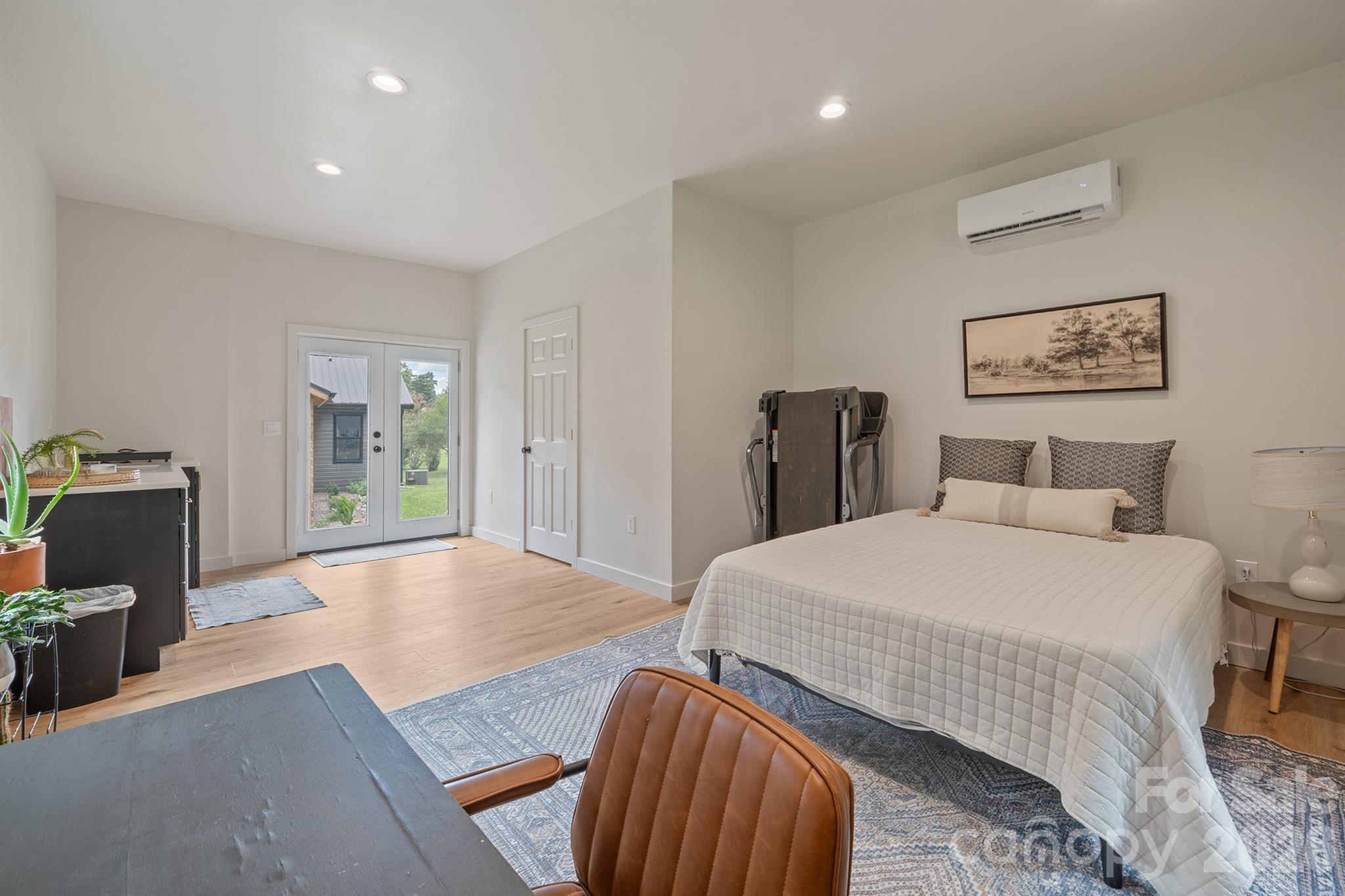 785 Midway Road — Statesville