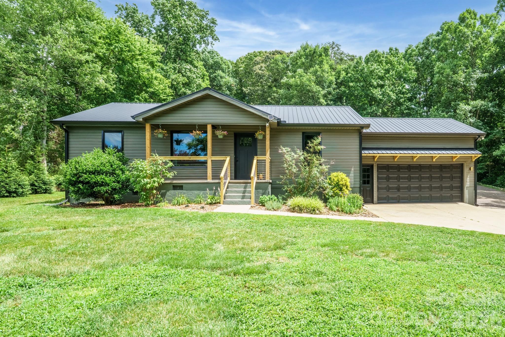 785 Midway Road — Statesville