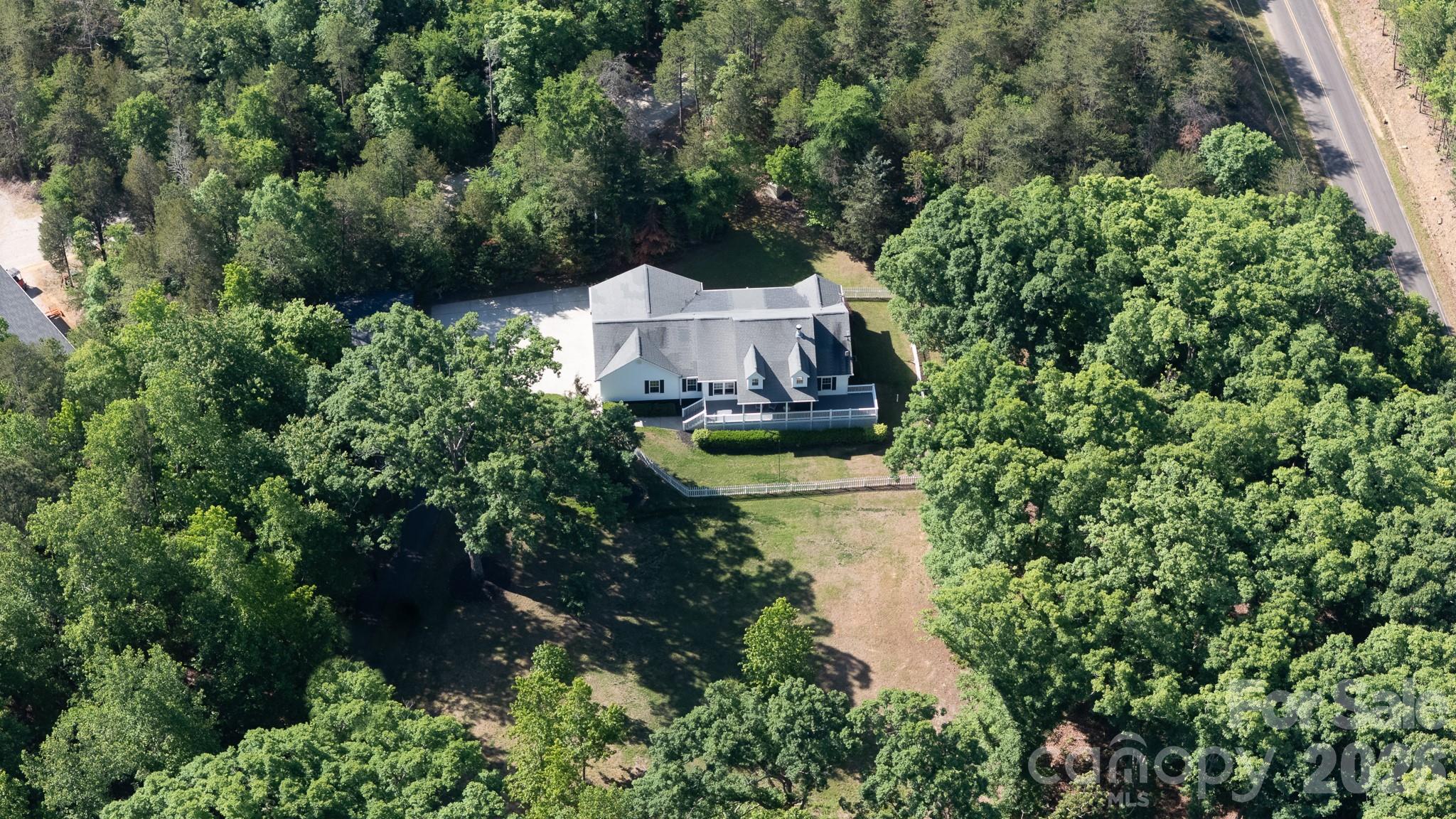 1108 King Road — York