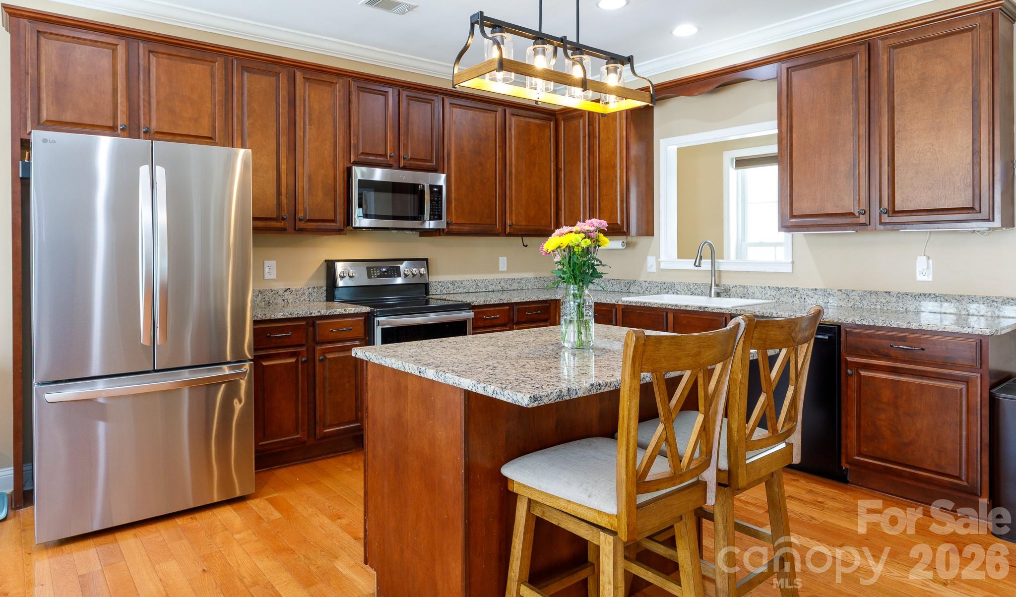 1108 King Road — York