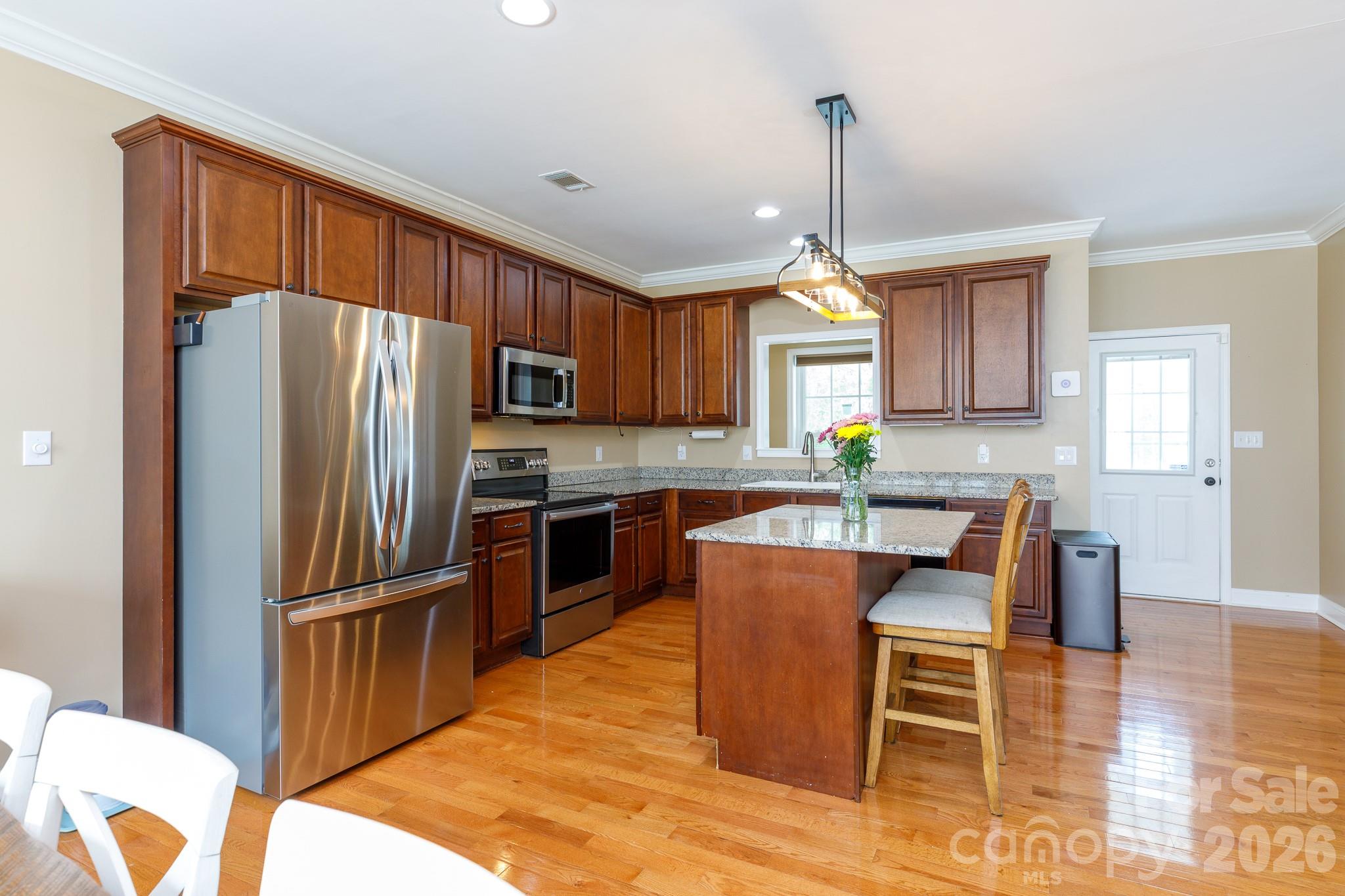 1108 King Road — York