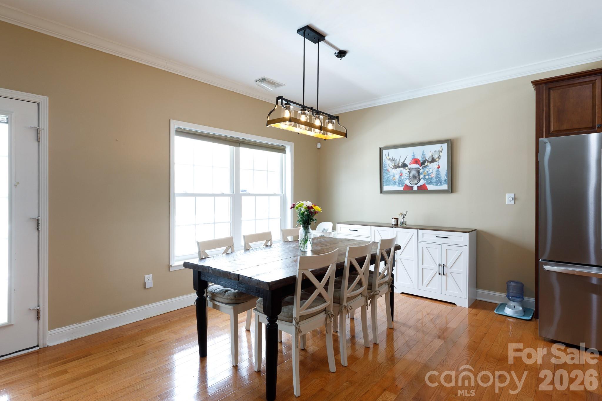 1108 King Road — York