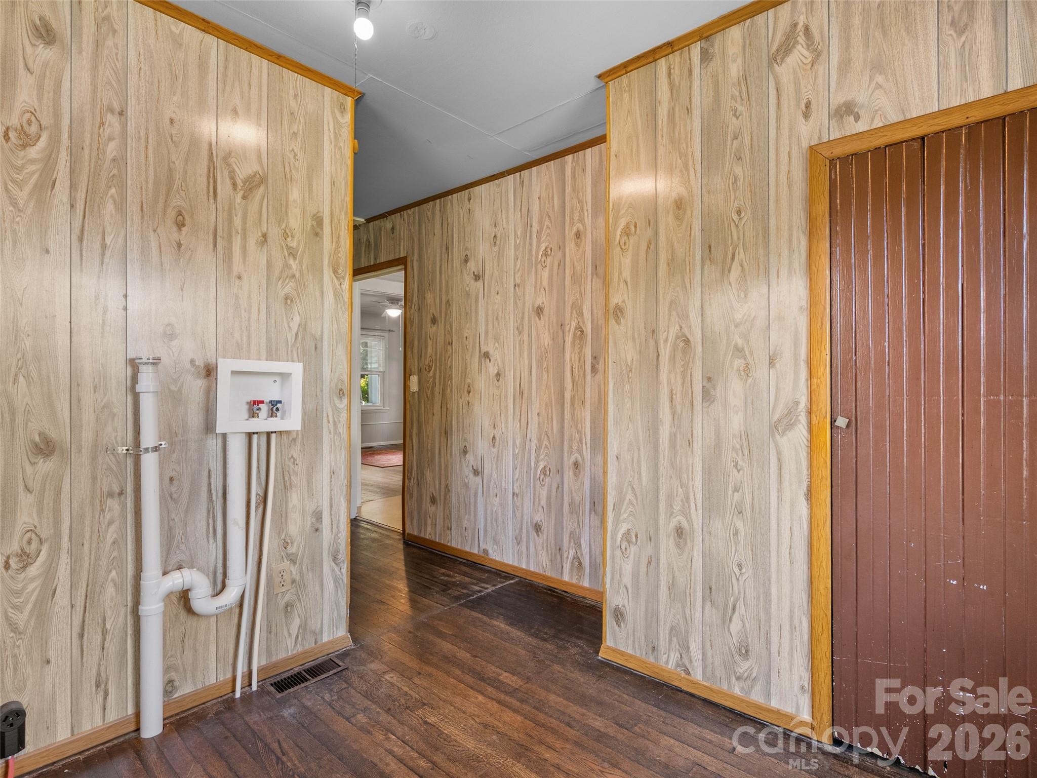 2 Pelzer Street — Asheville