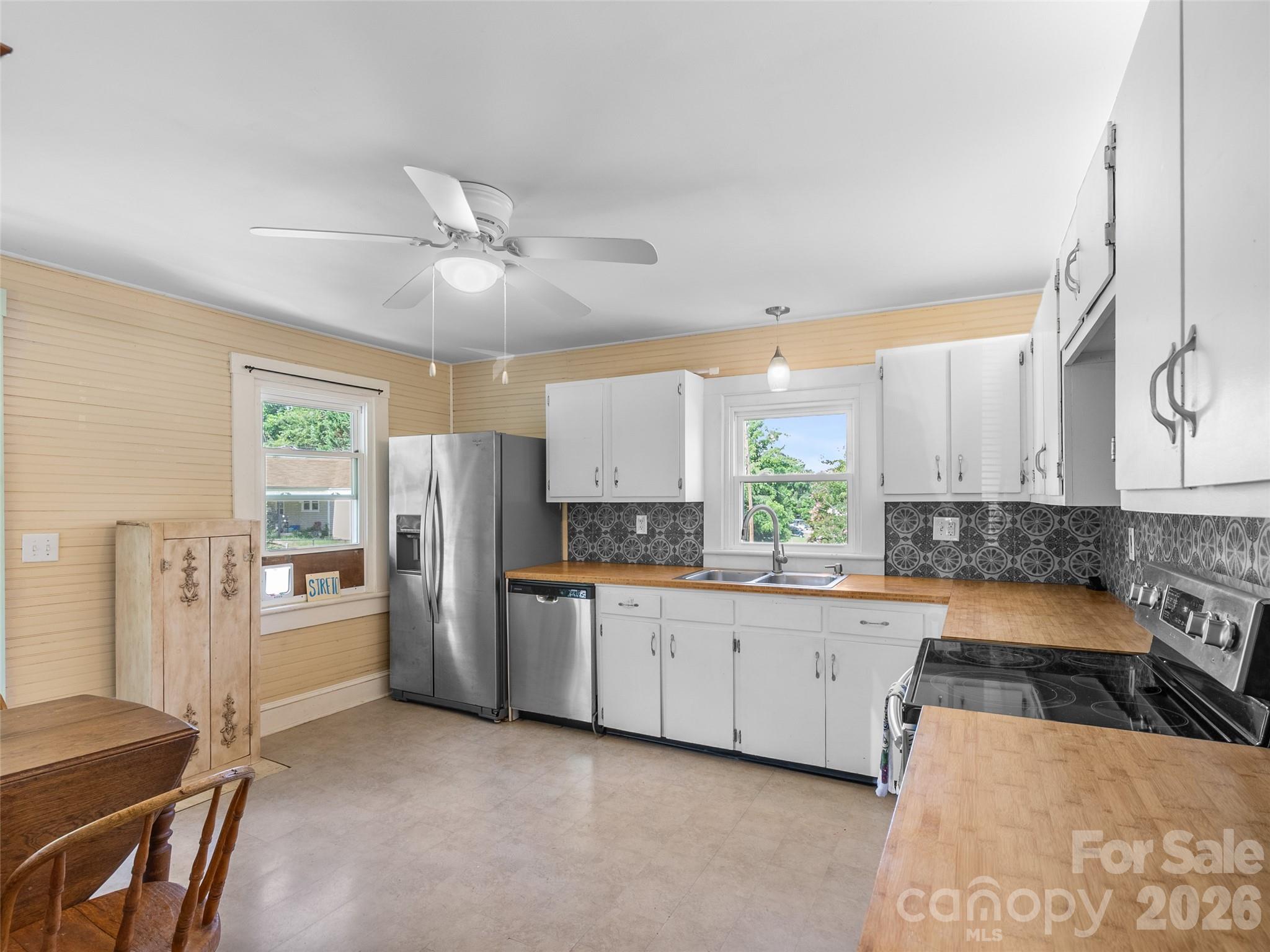 2 Pelzer Street — Asheville