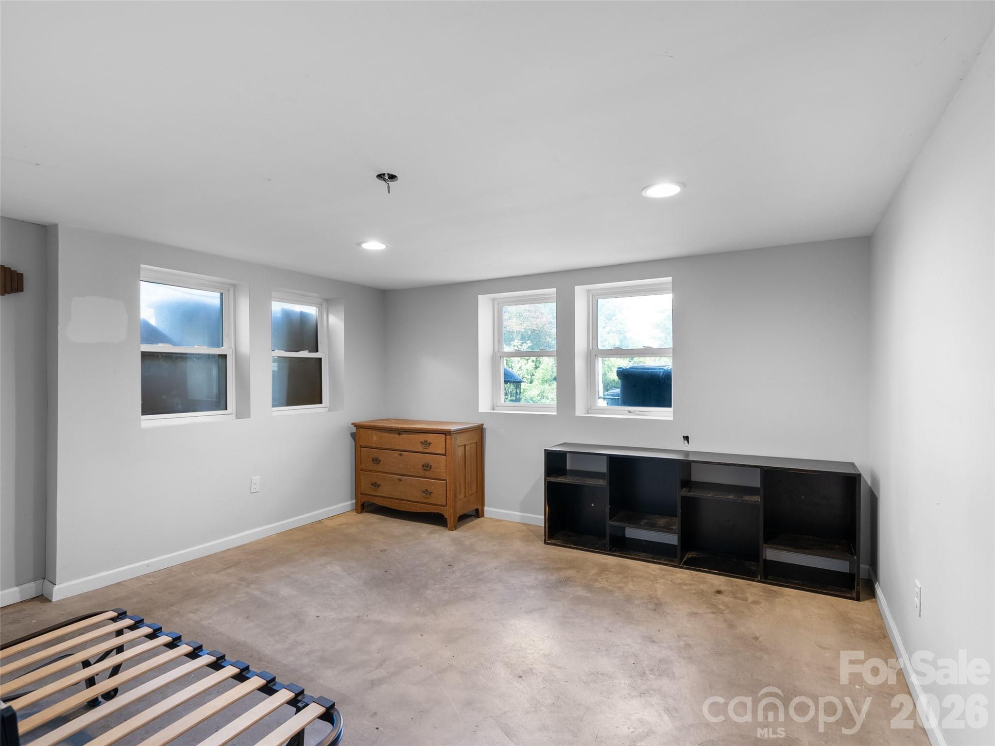 2 Pelzer Street — Asheville