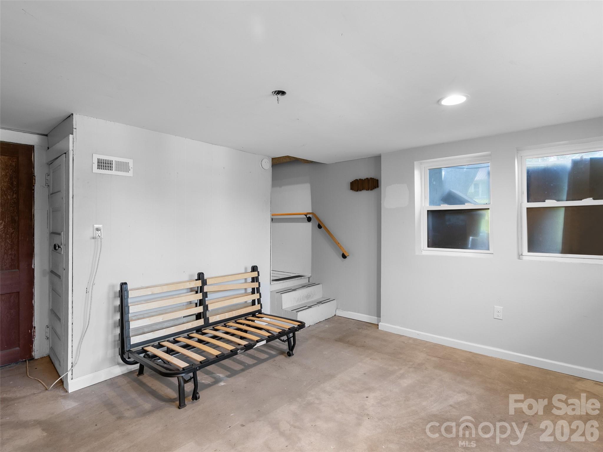 2 Pelzer Street — Asheville