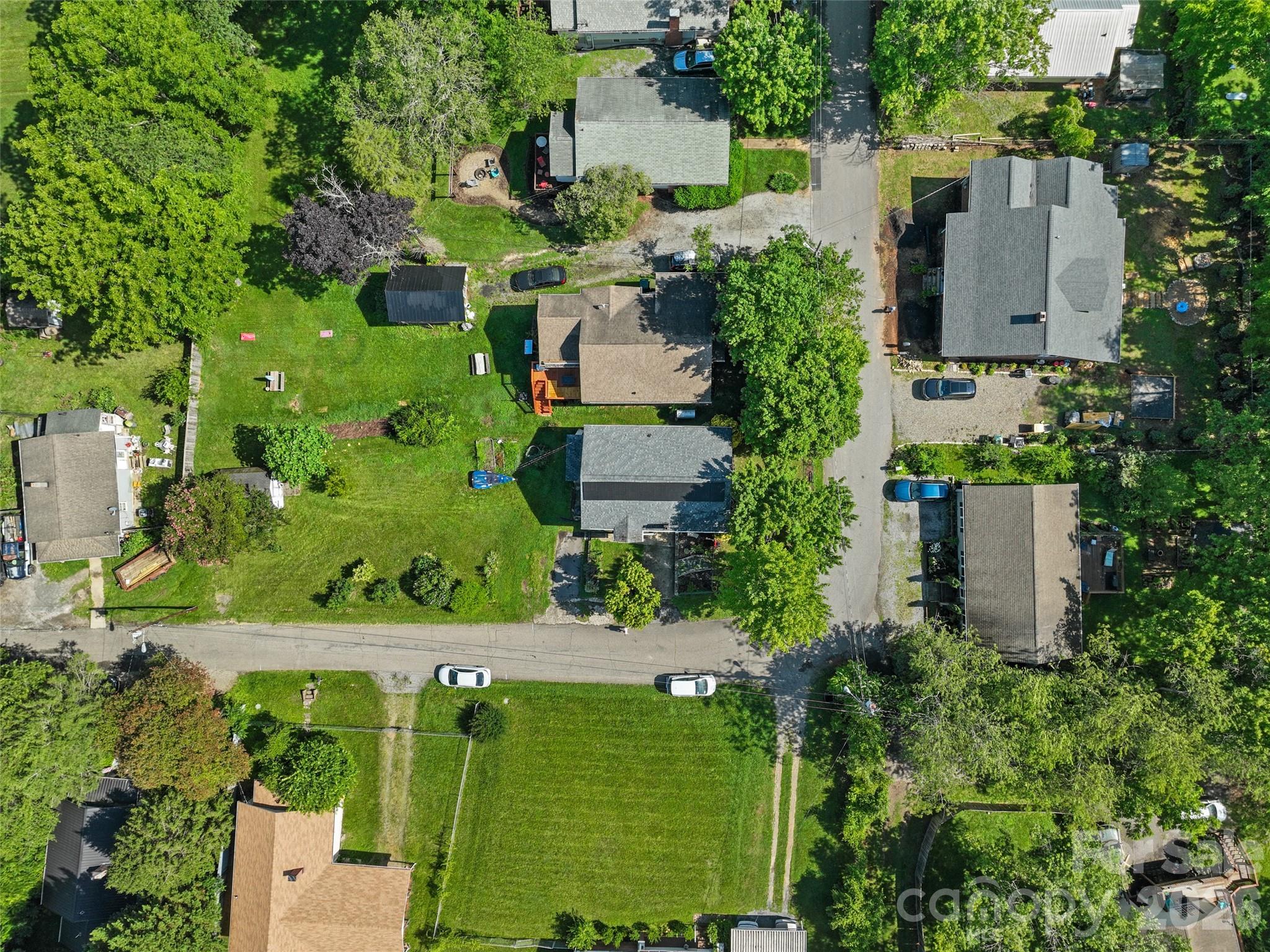 2 Pelzer Street — Asheville