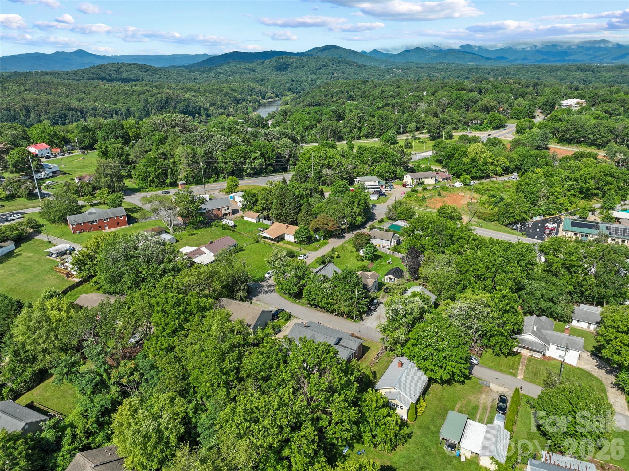 2 Pelzer Street — Asheville