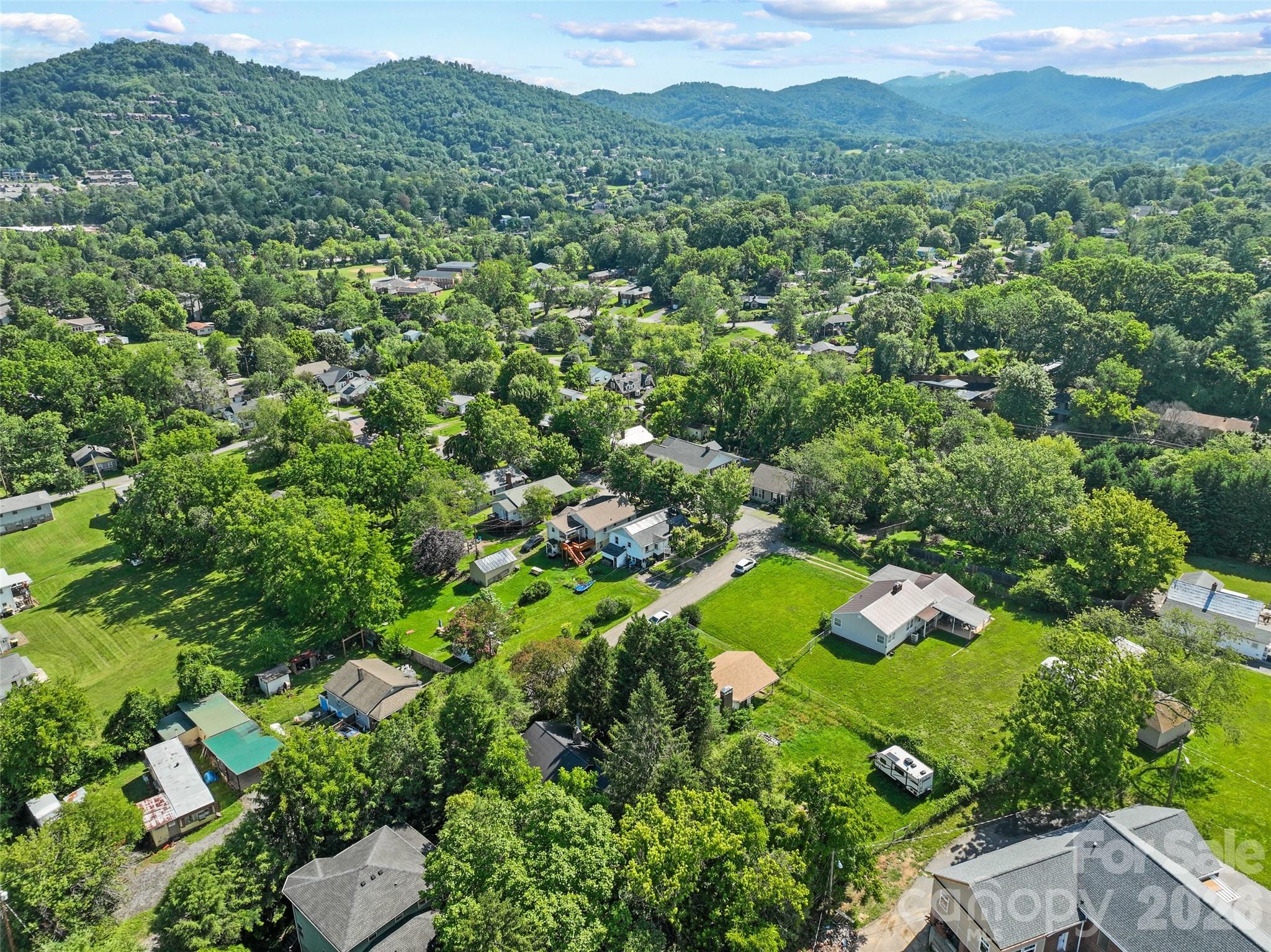 2 Pelzer Street — Asheville