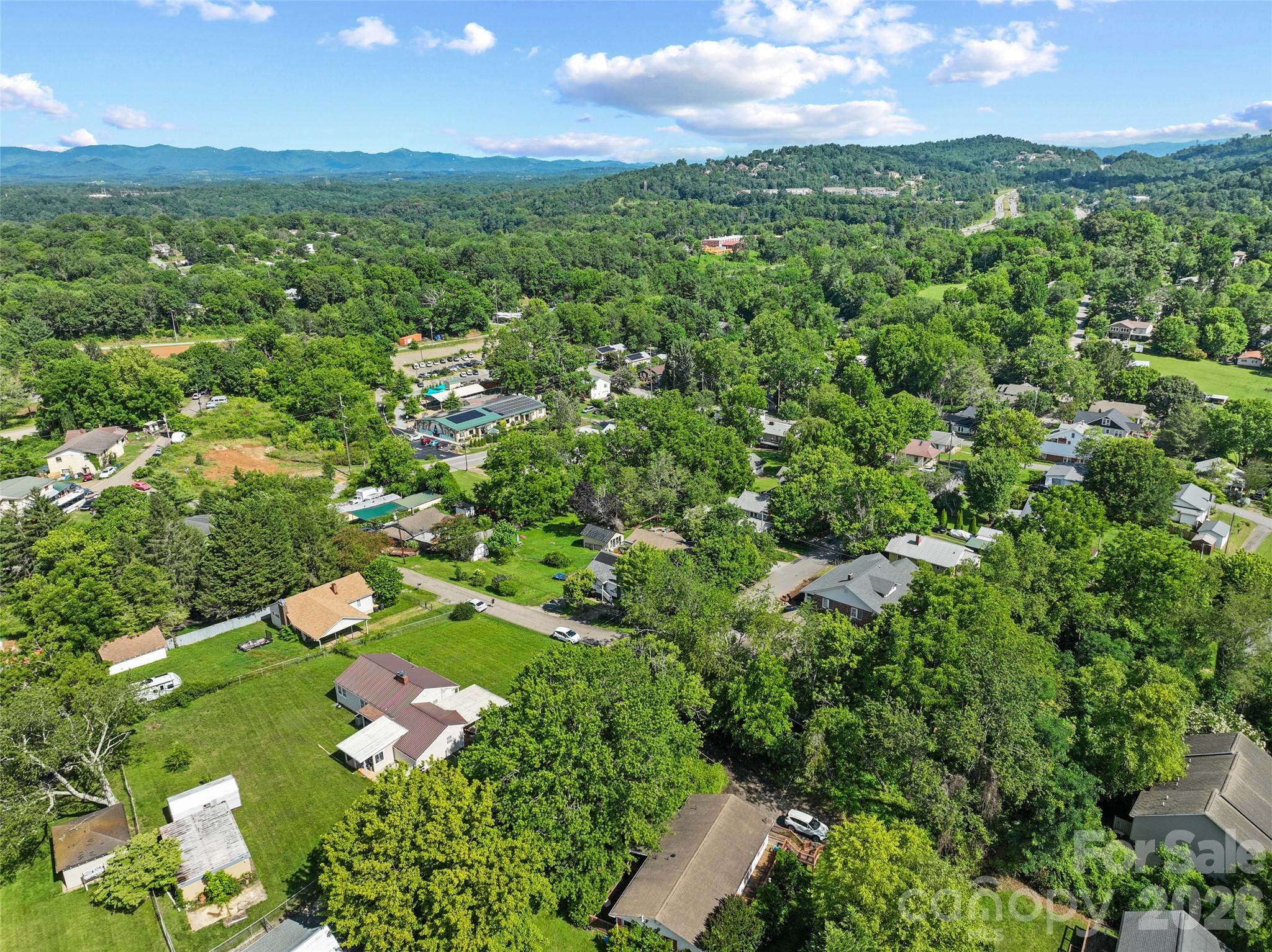 2 Pelzer Street — Asheville