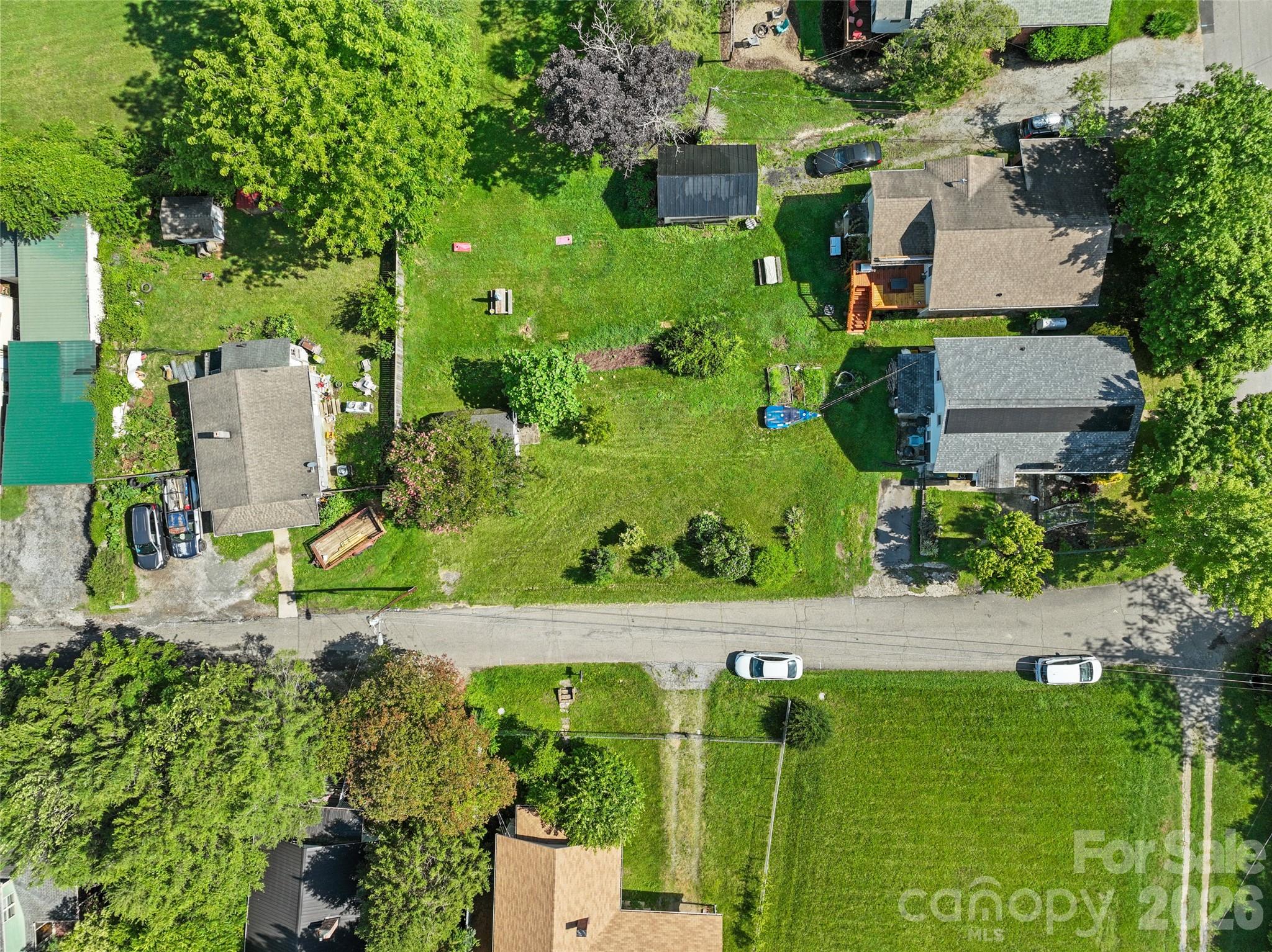 2 Pelzer Street — Asheville