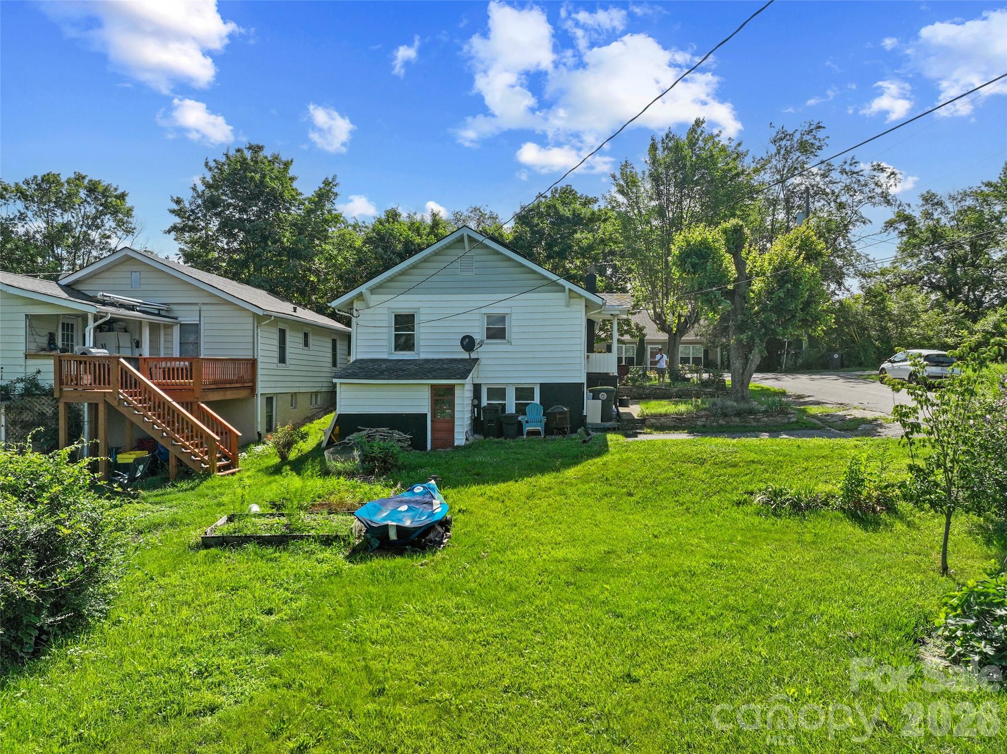 2 Pelzer Street — Asheville