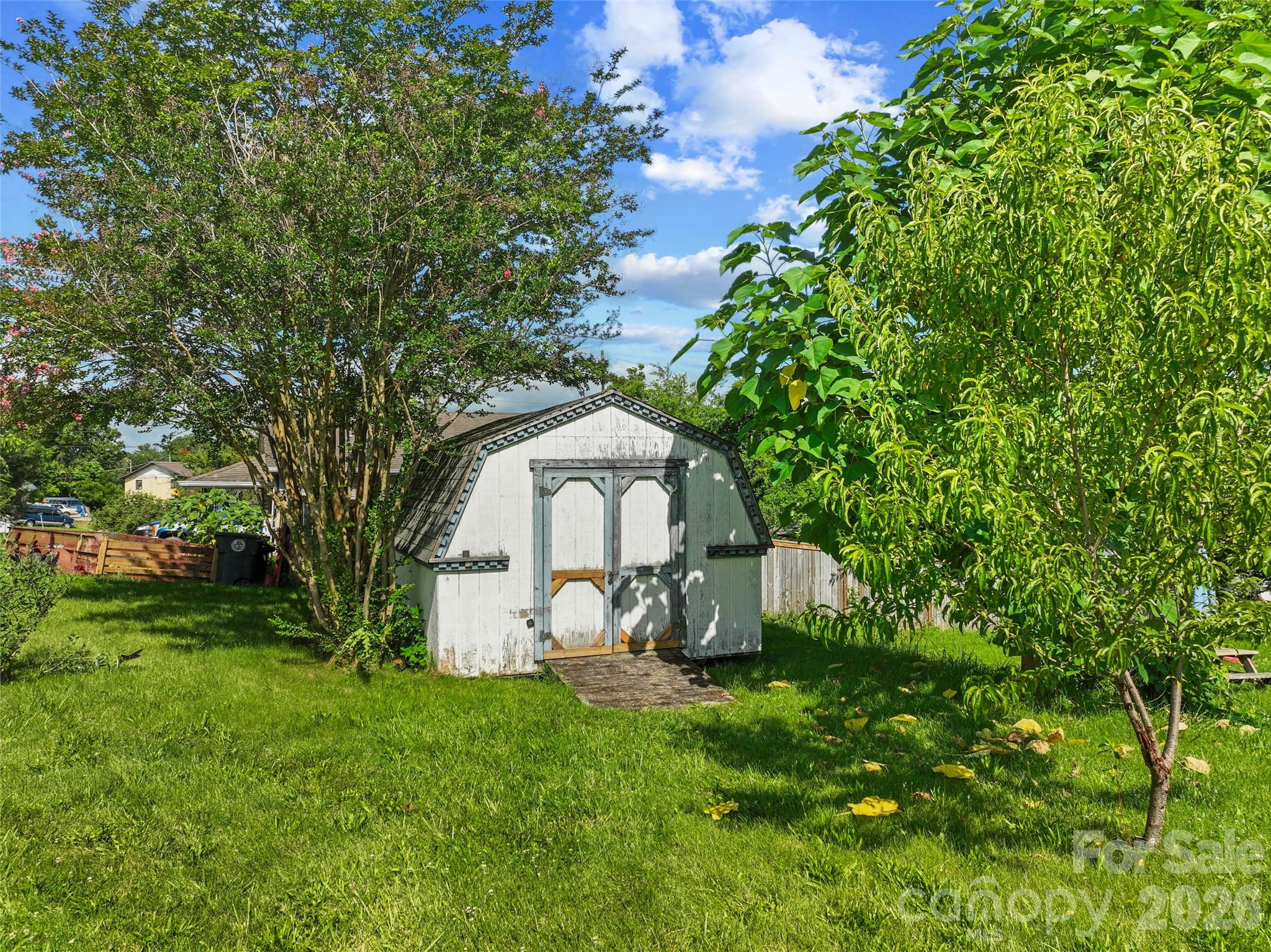 2 Pelzer Street — Asheville
