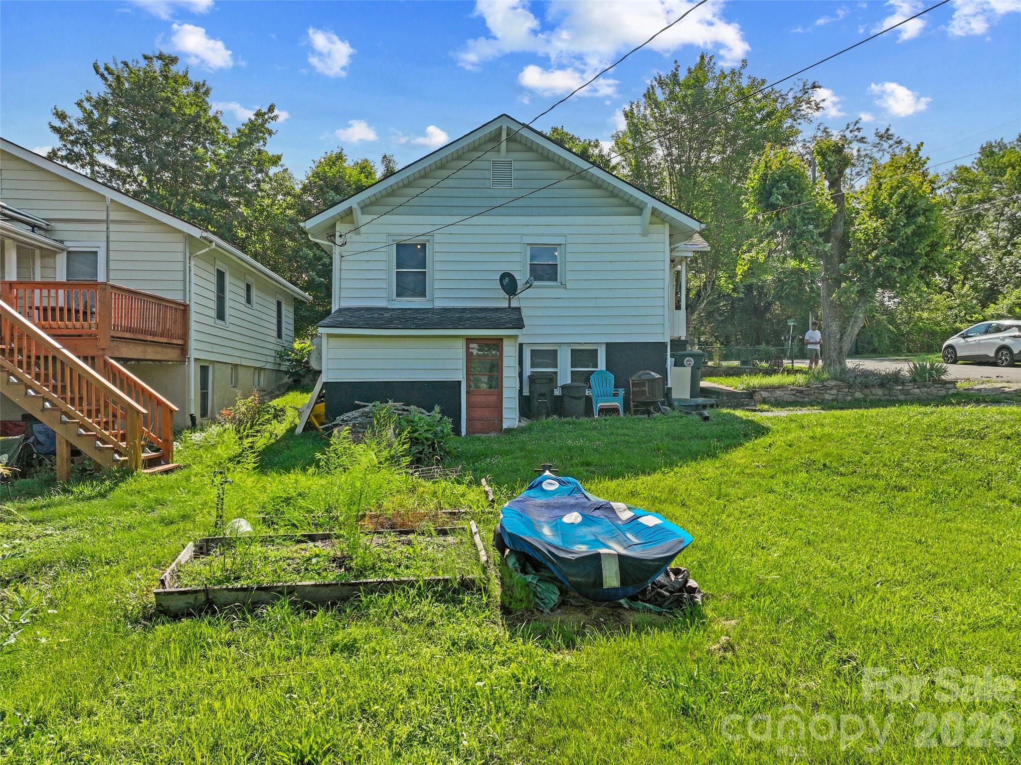 2 Pelzer Street — Asheville