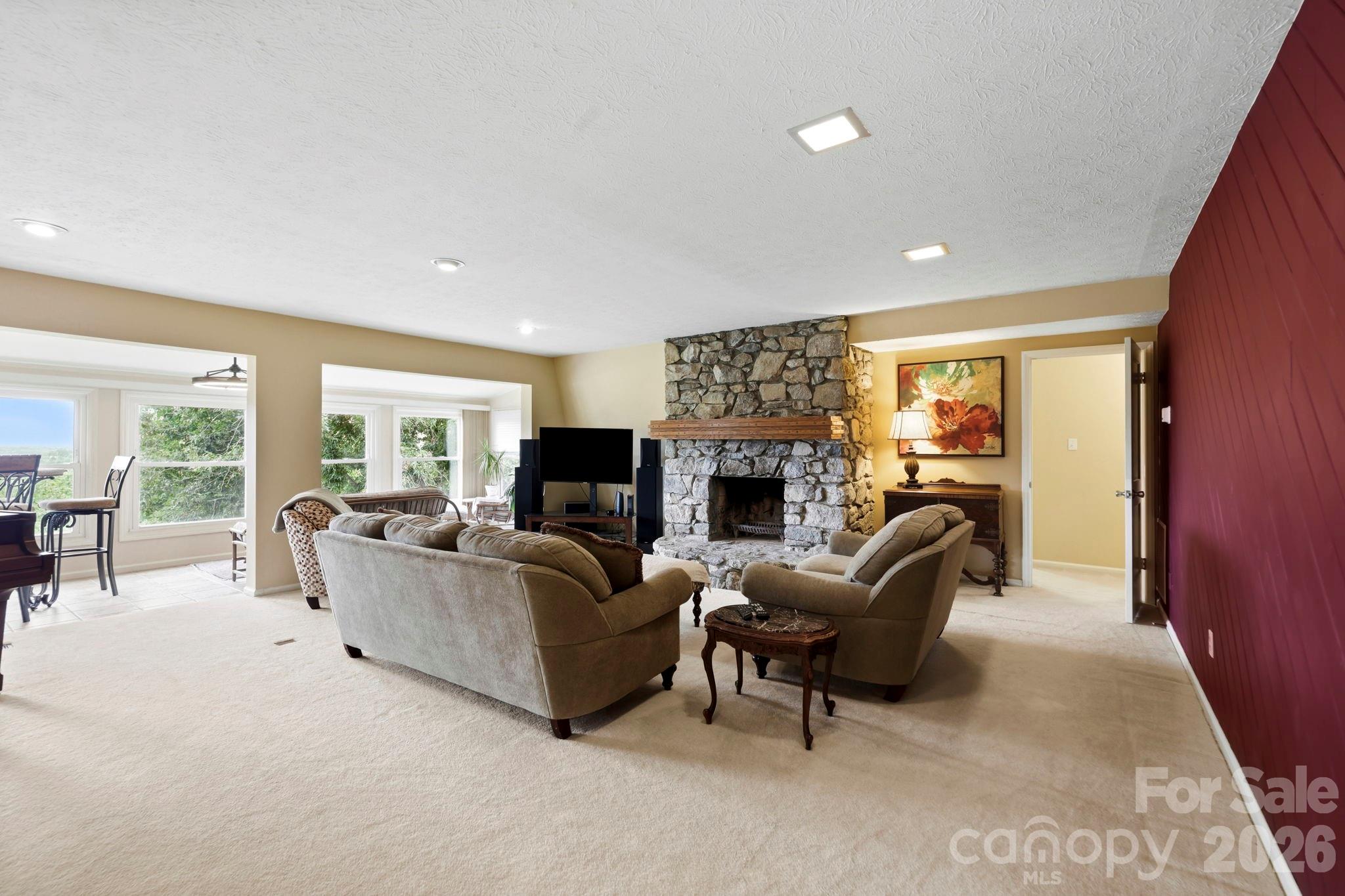 16 Audubon Drive — Asheville